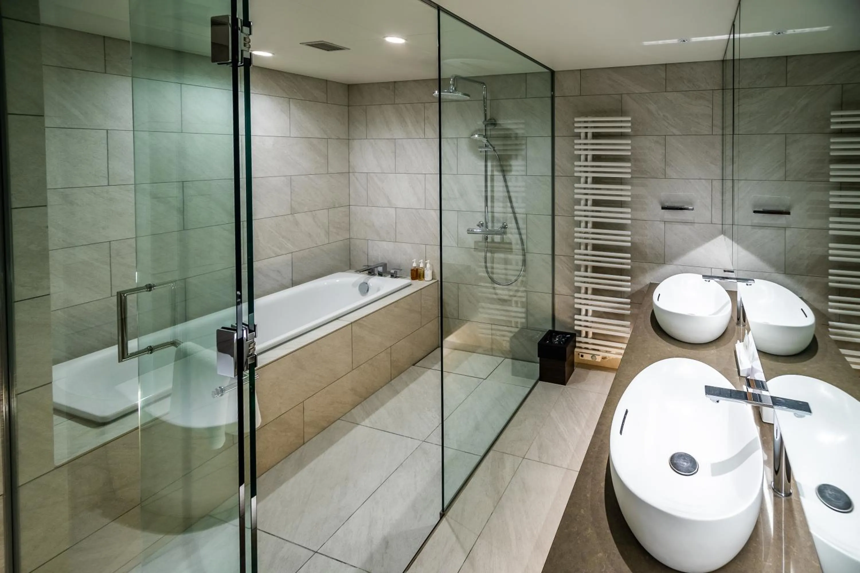 Shower in The Maples Niseko