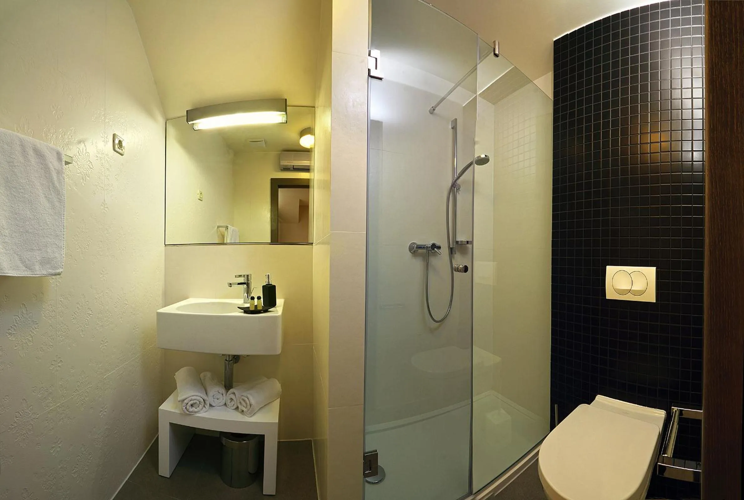 Bathroom in La Porta Luxury Rooms