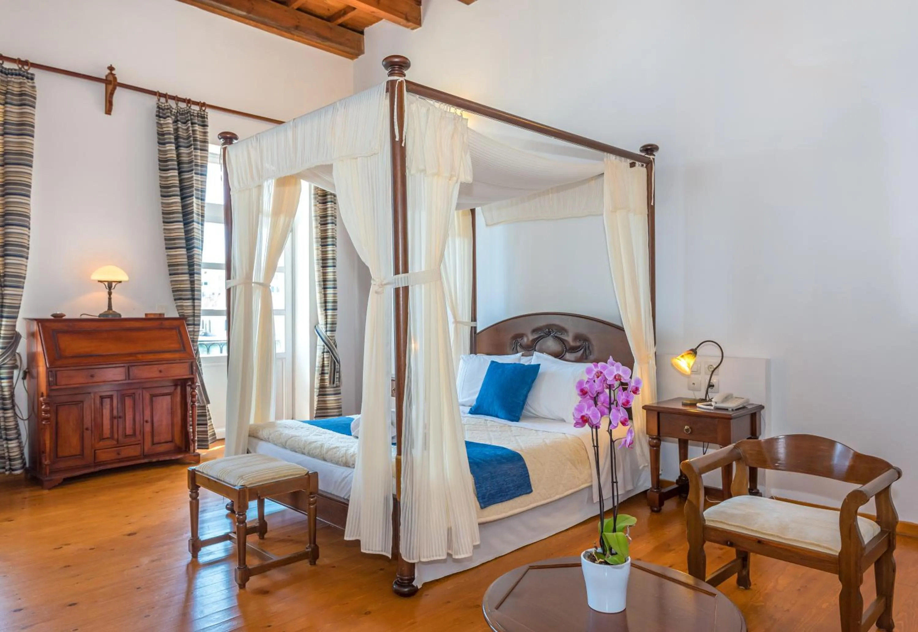 Photo of the whole room in Hotel Amphora