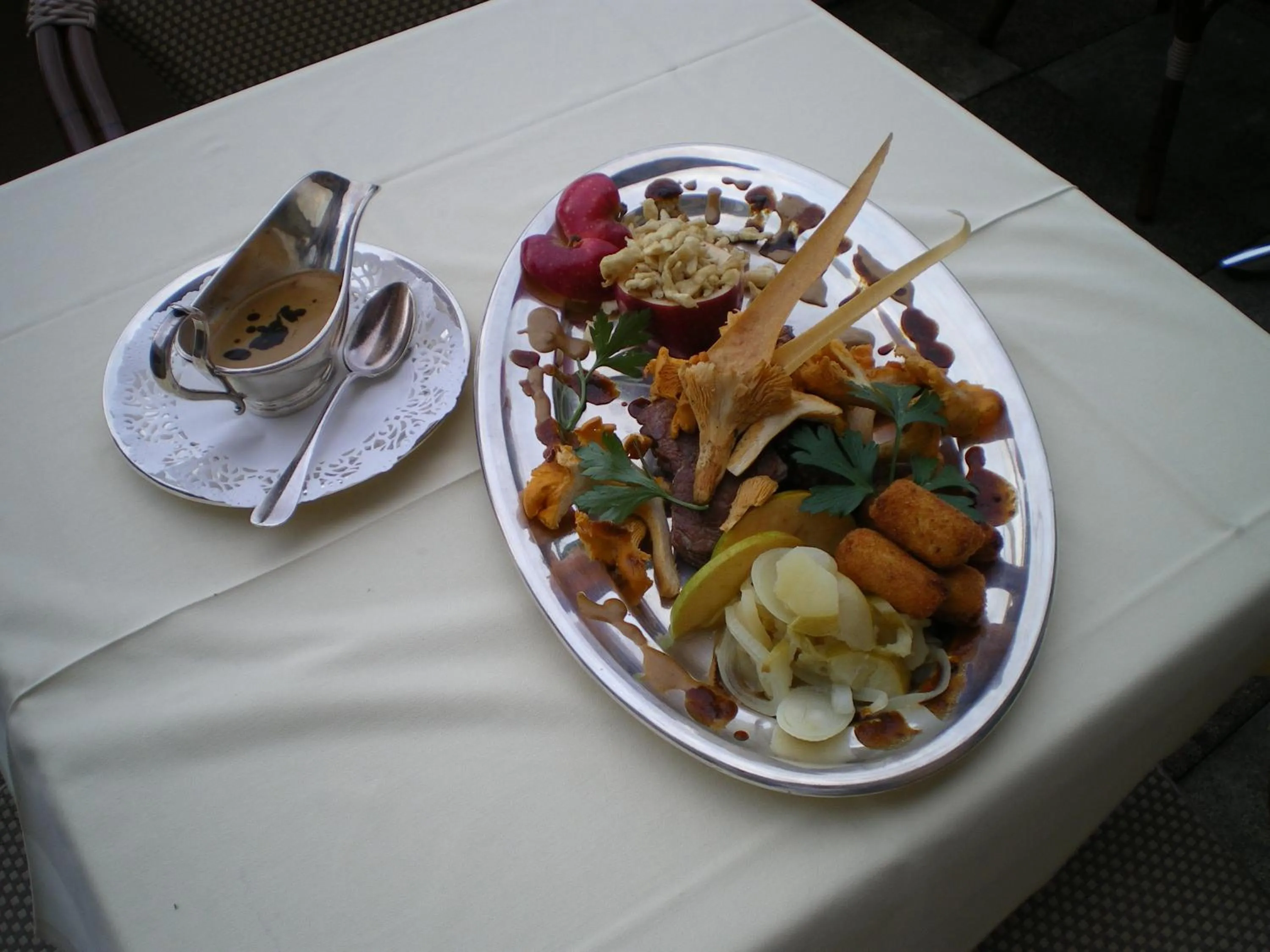 Food and drinks in Hôtel des Vosges