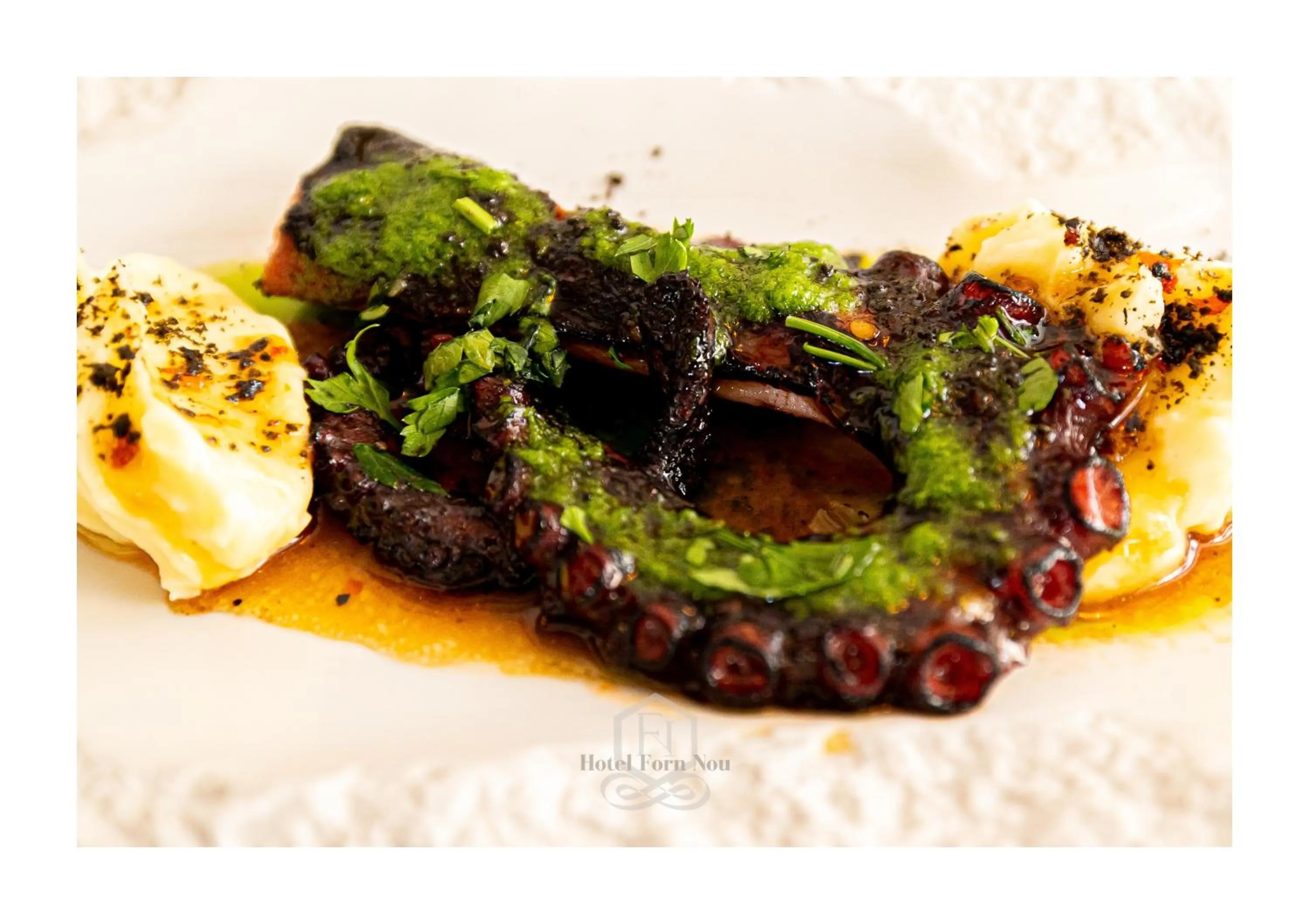 Restaurant/places to eat in Hotel Forn Nou