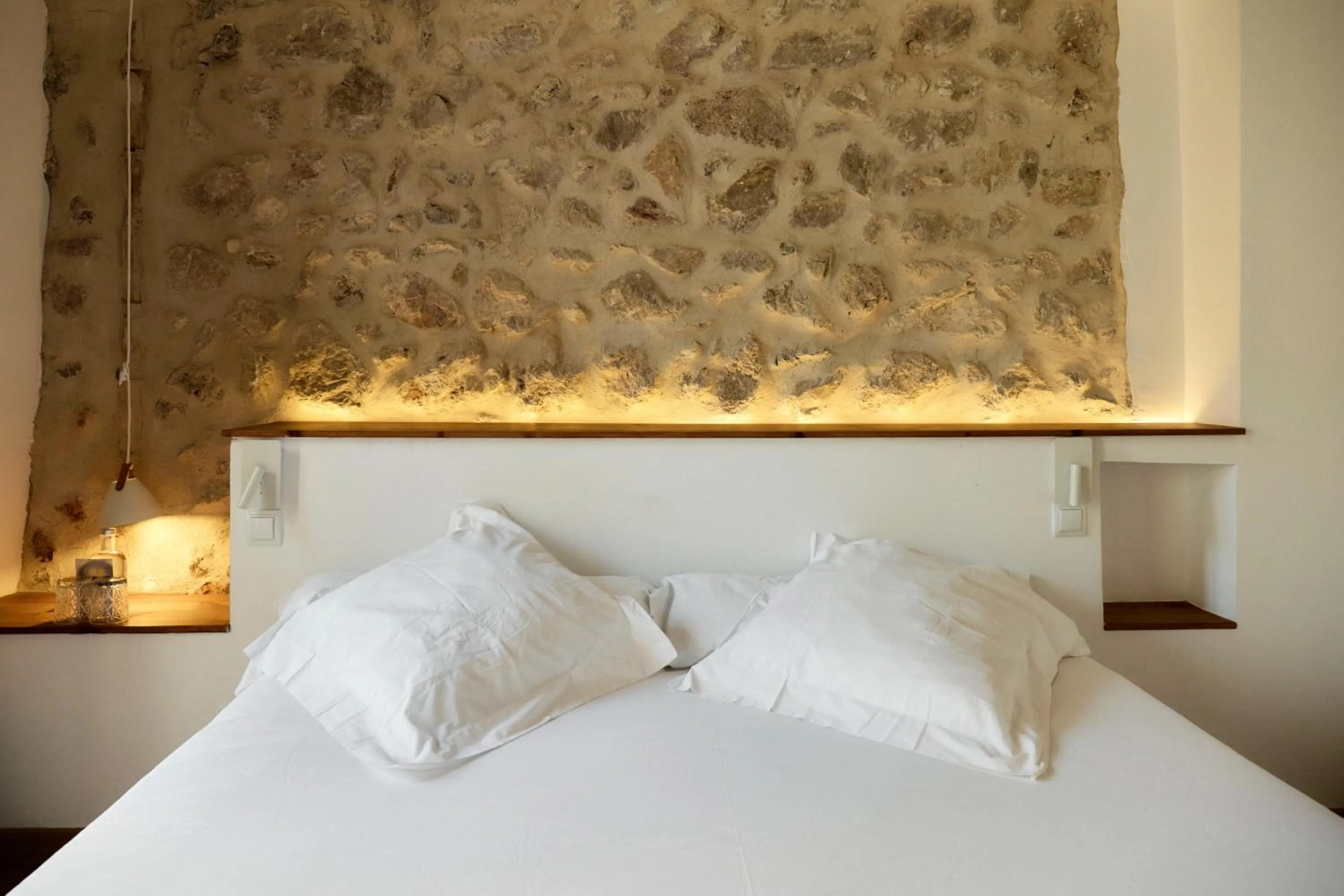 Bed in Hotel Forn Nou