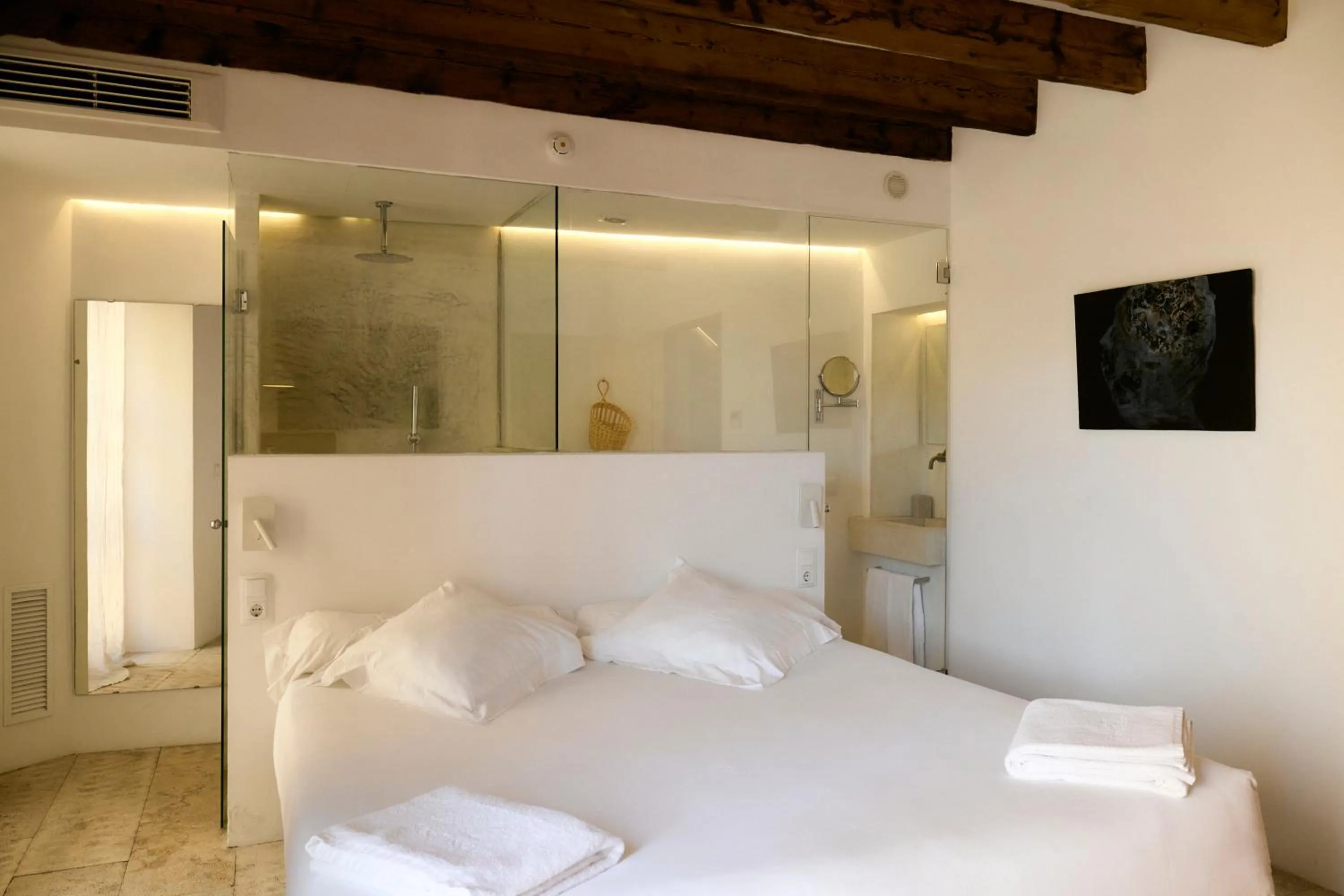 Bed in Hotel Forn Nou