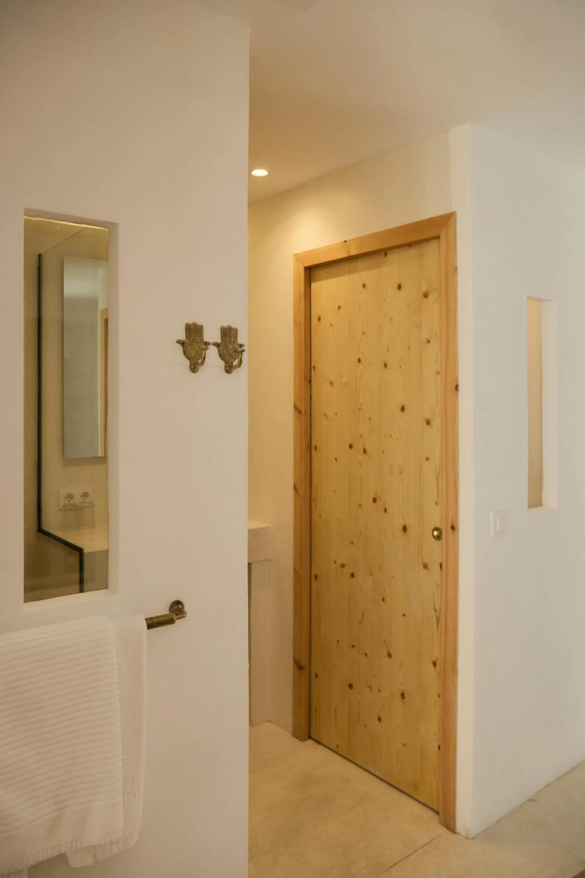 Bathroom, Bed in Hotel Forn Nou