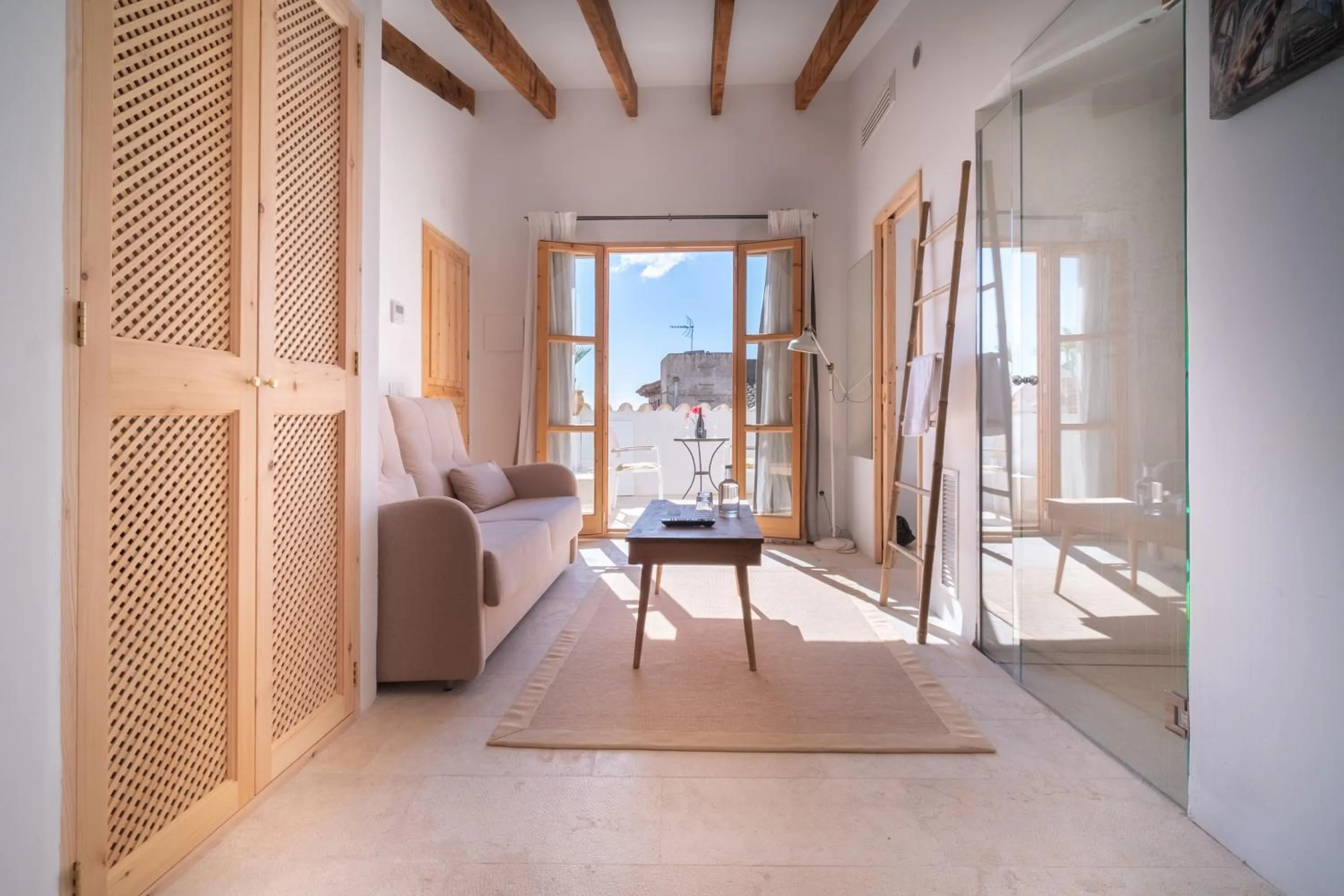 Living room, Bed in Hotel Forn Nou