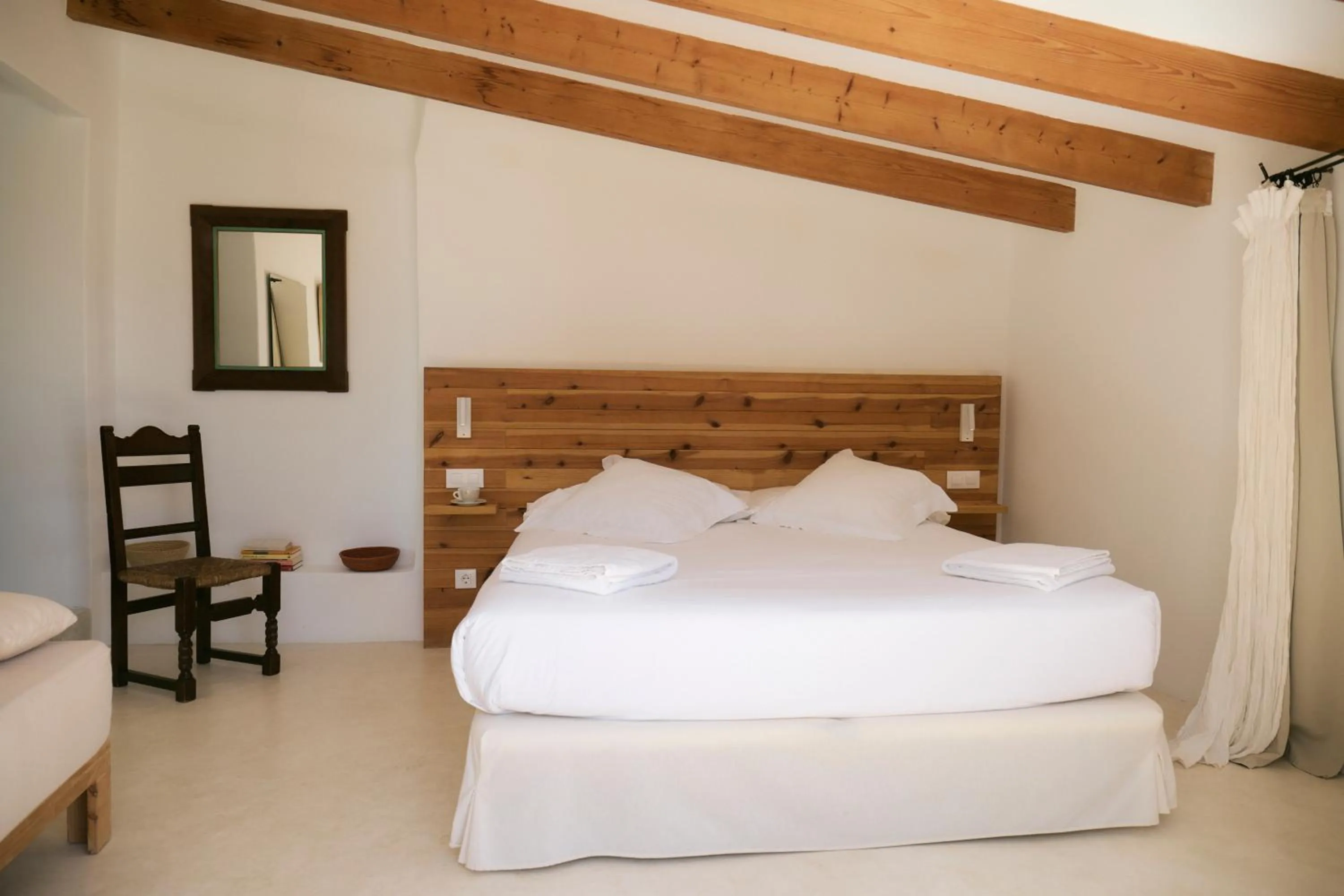 Bed in Hotel Forn Nou