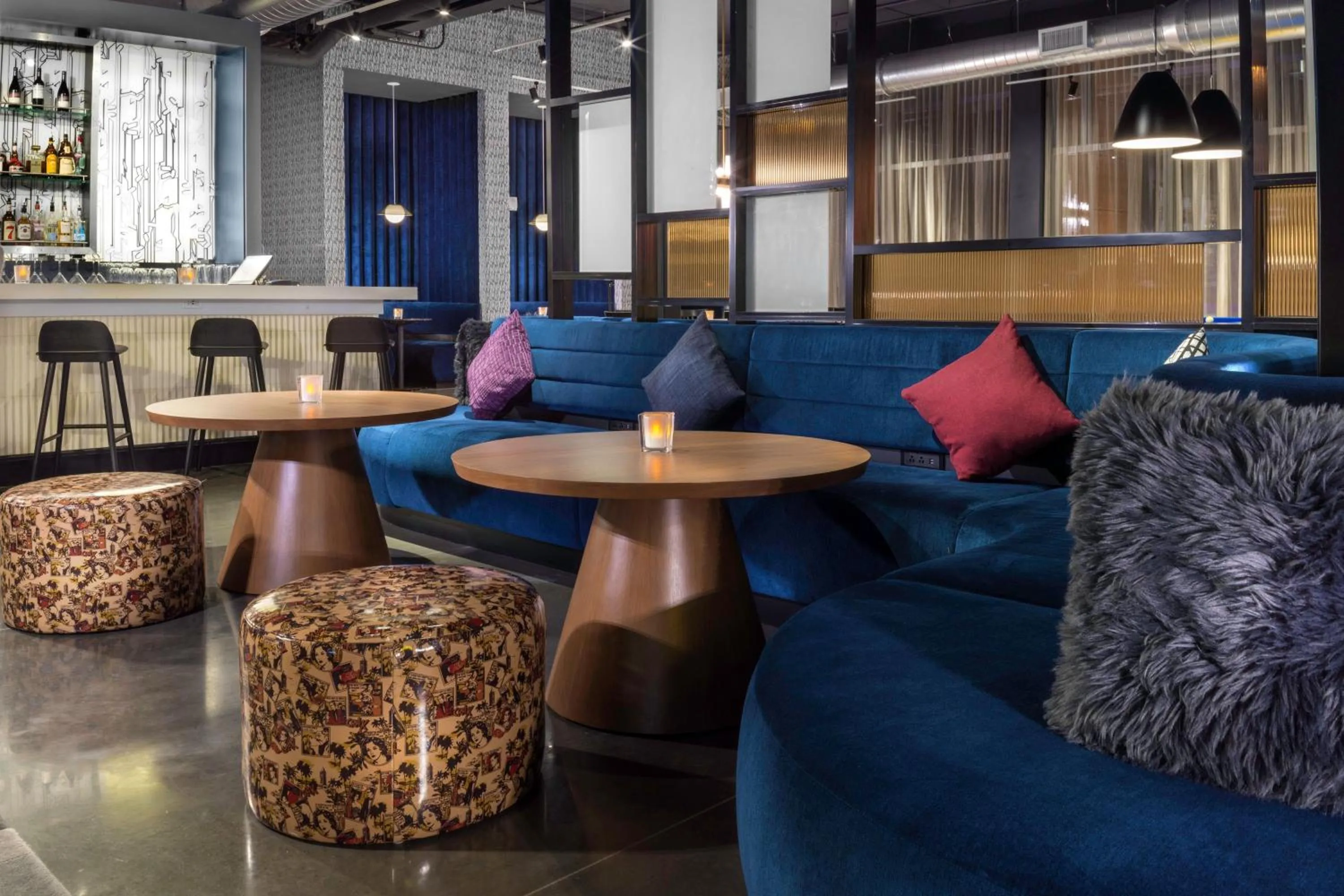 Lounge or bar in Aloft Gainesville University Area