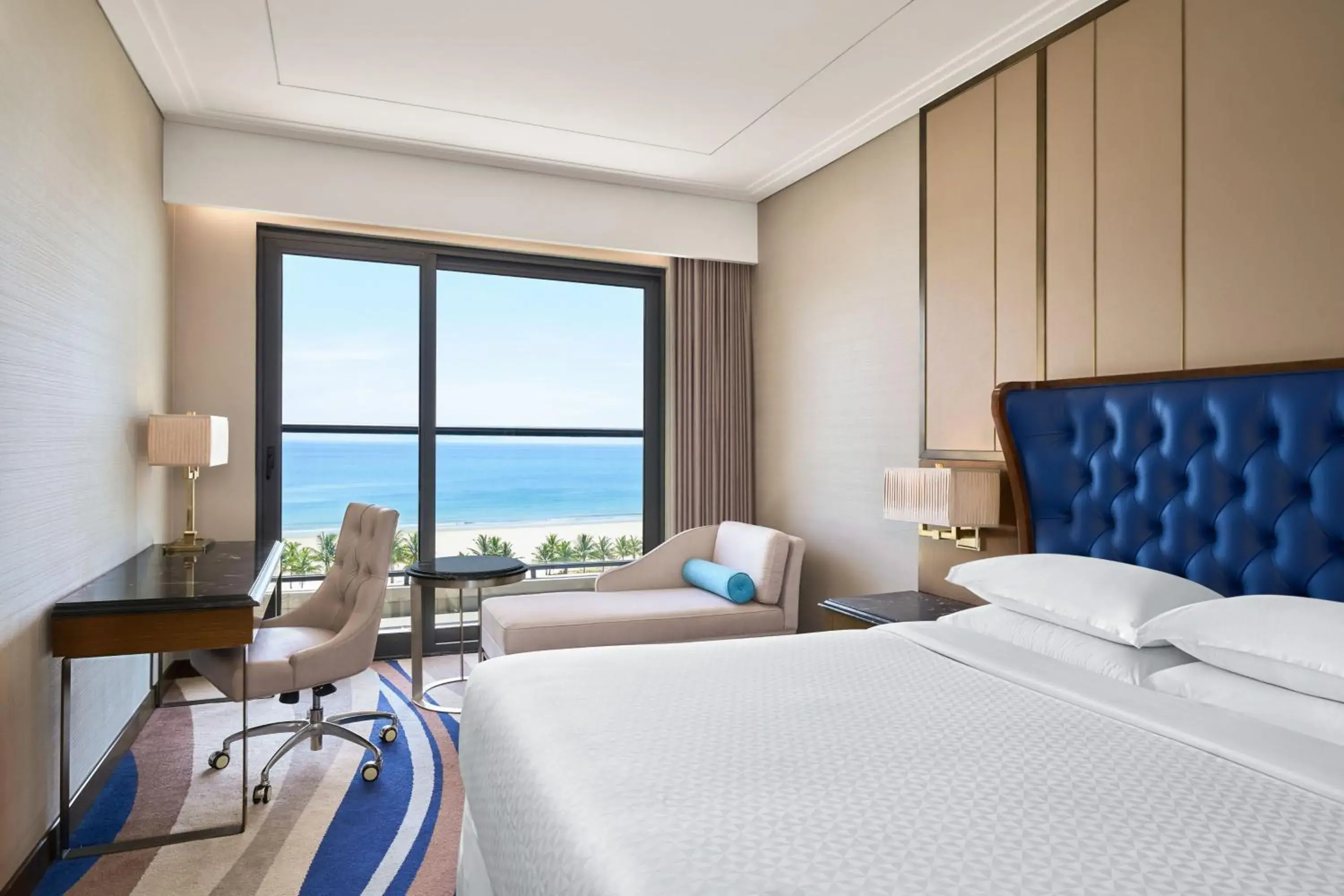 Premium King, Guest room, 1 King, Ocean View, High Floor, Balcony in Four Points by Sheraton Danang Premium King, Guest room, 1 King, Ocean View, High Floor, Balcony in Four Points by Sheraton Danang