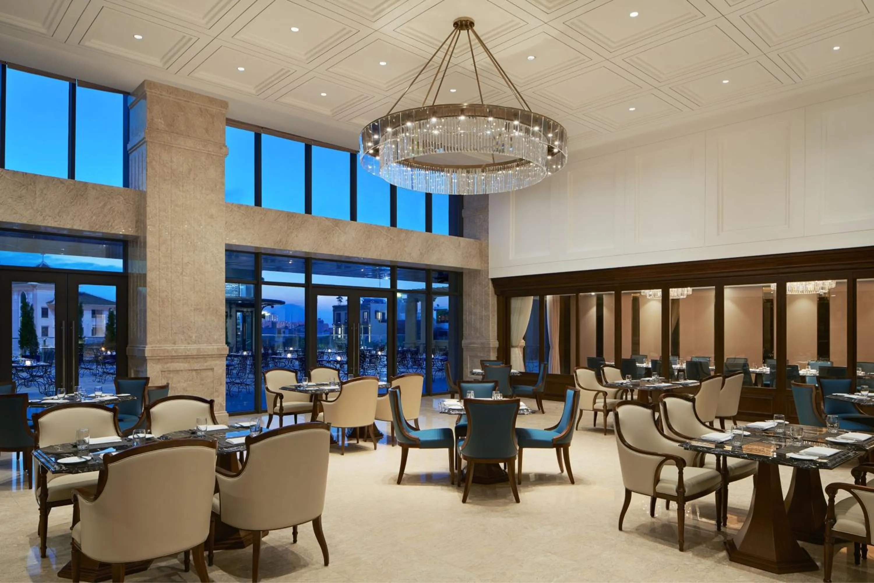 Restaurant/places to eat in Four Points by Sheraton Danang