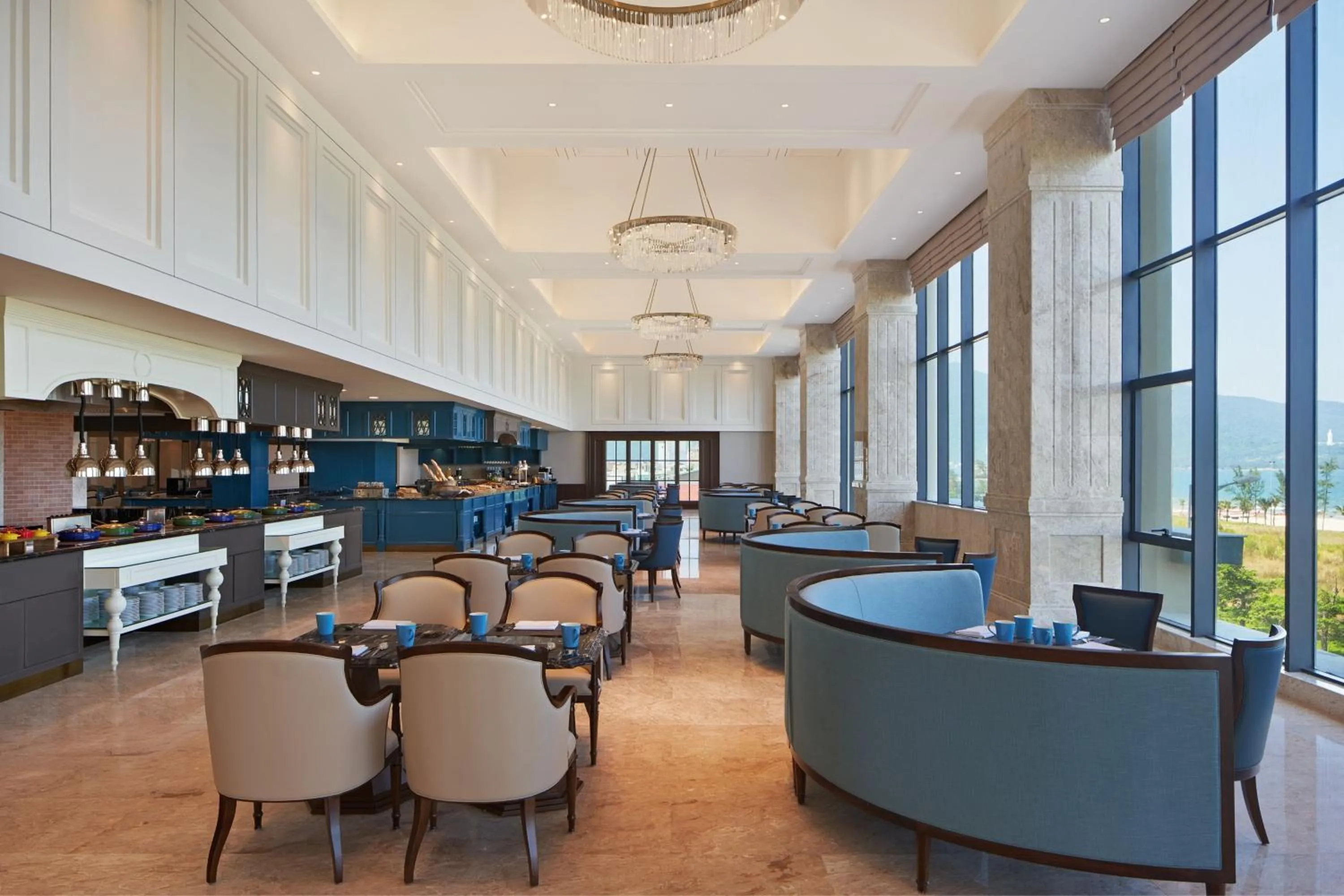 Restaurant/places to eat in Four Points by Sheraton Danang