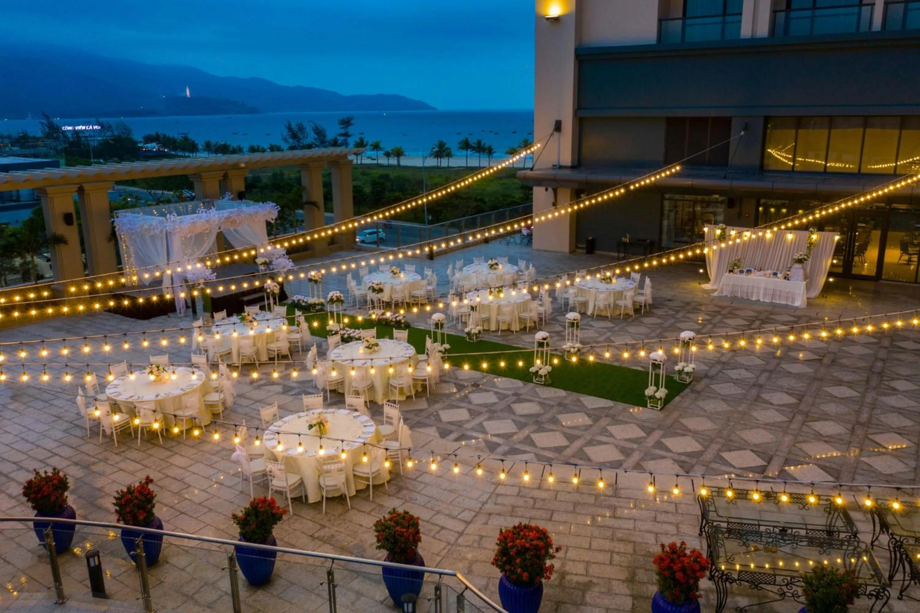Lobby or reception in Four Points by Sheraton Danang