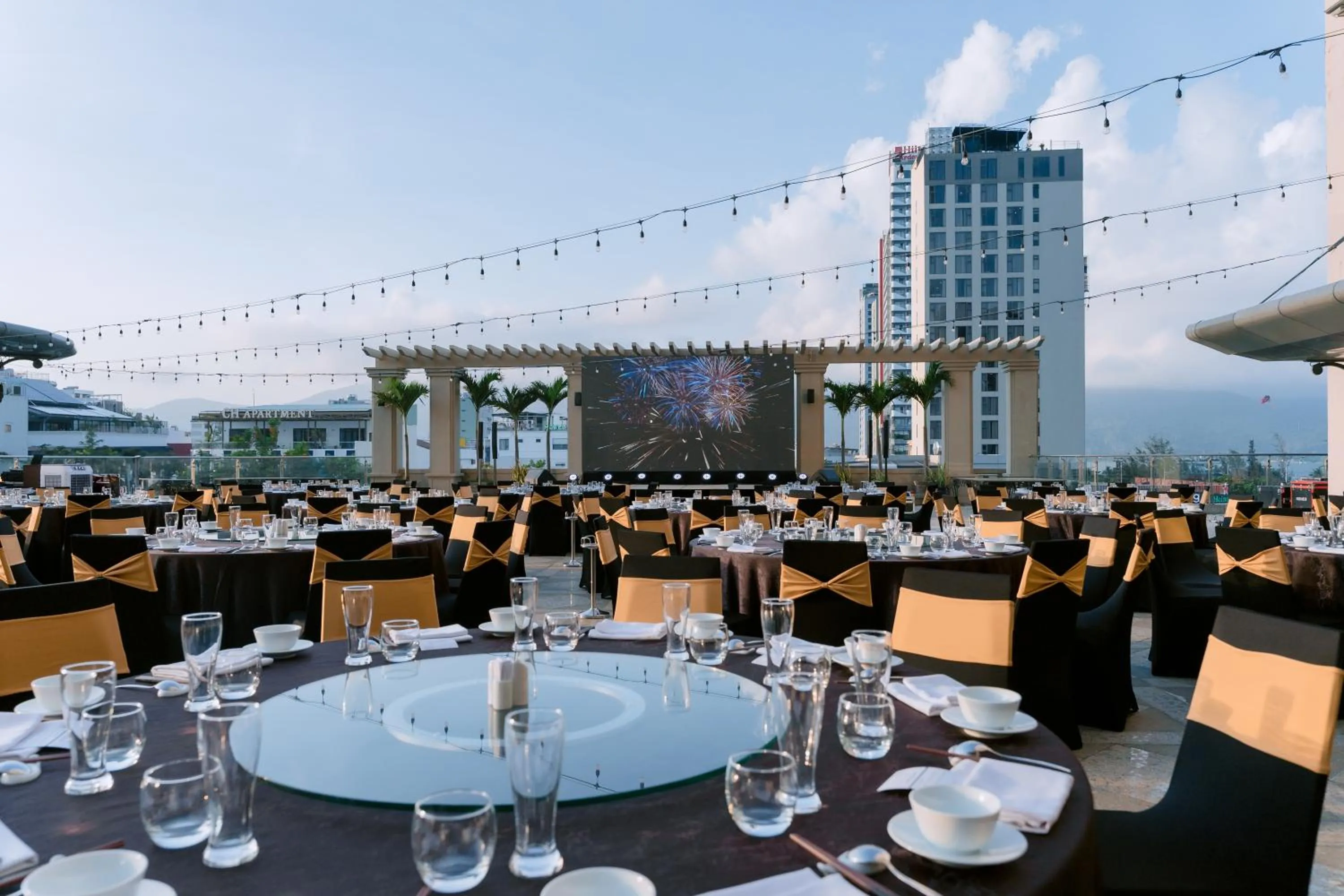 Restaurant/places to eat in Four Points by Sheraton Danang