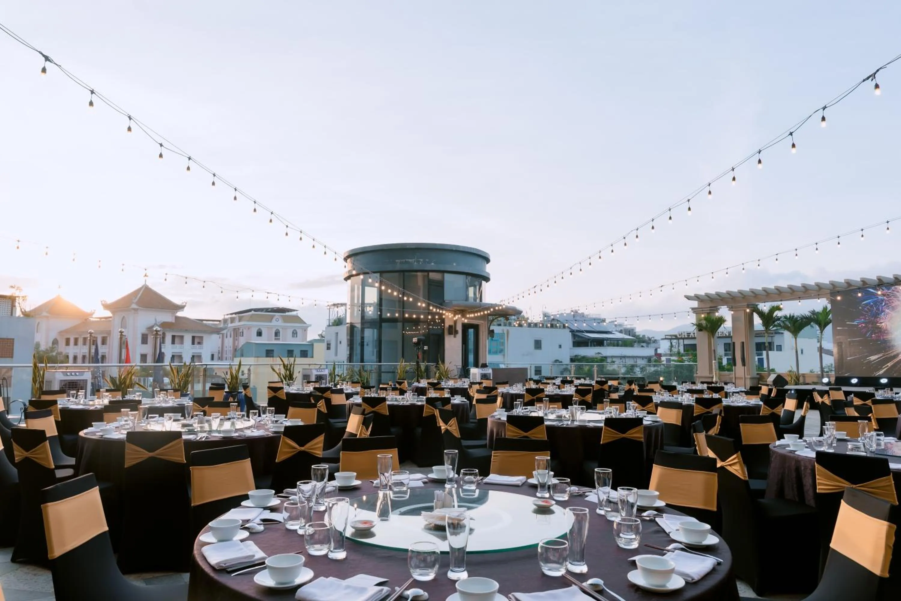 Restaurant/places to eat in Four Points by Sheraton Danang