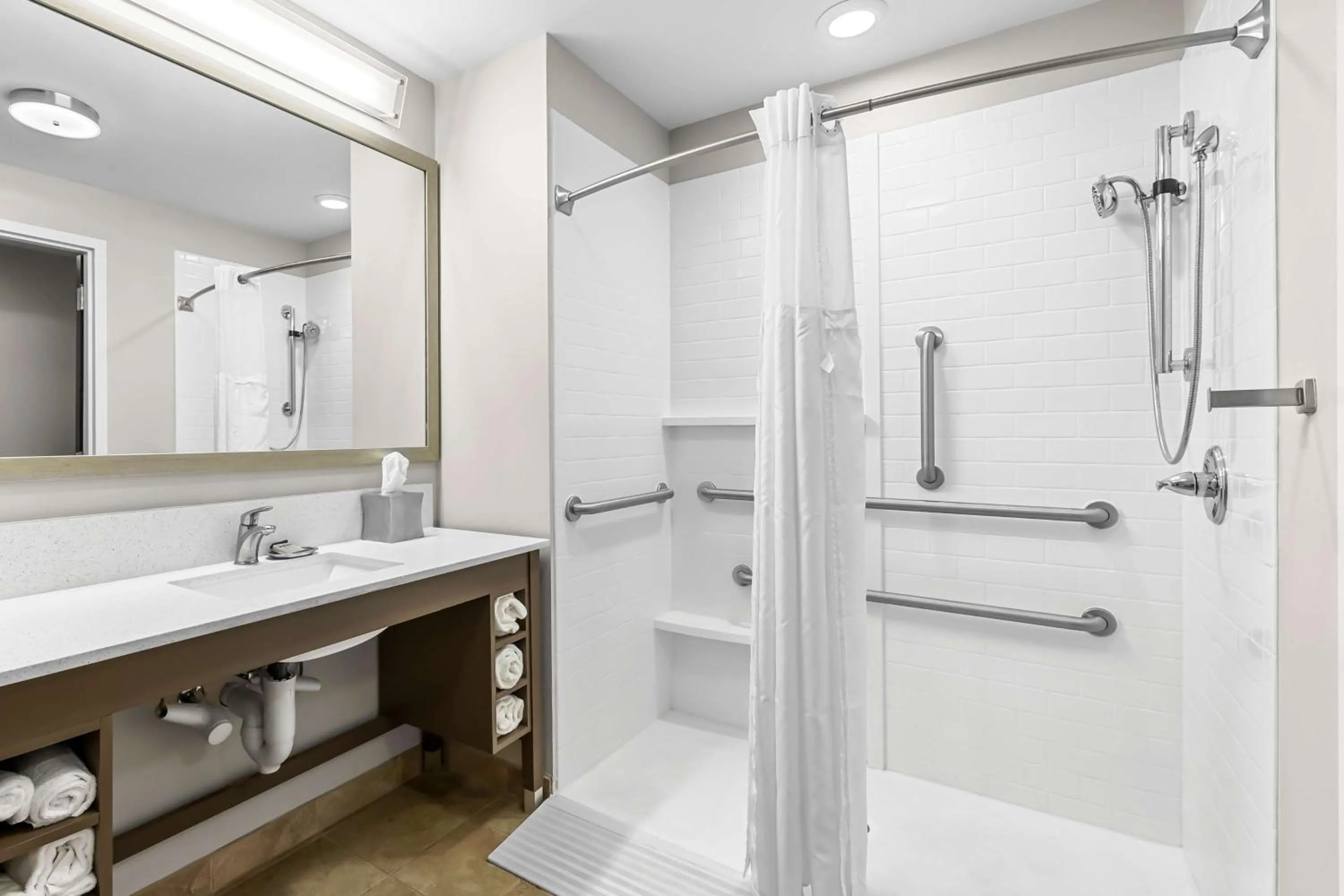 Bathroom in Best Western Plus Bolivar Hotel & Suites
