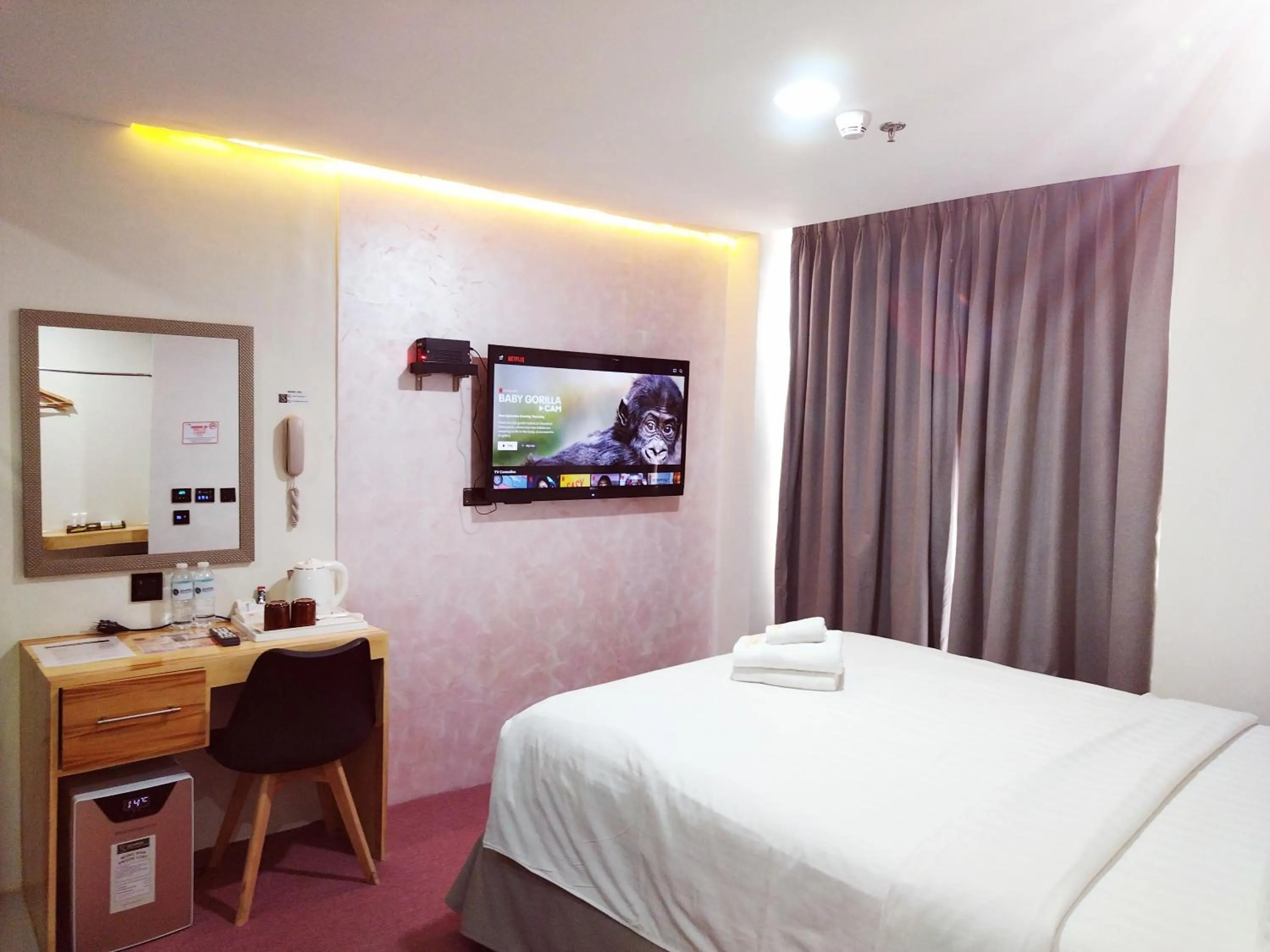 Bedroom, Bed in Sempre Premier Inn - MACTAN AIRPORT HOTEL
