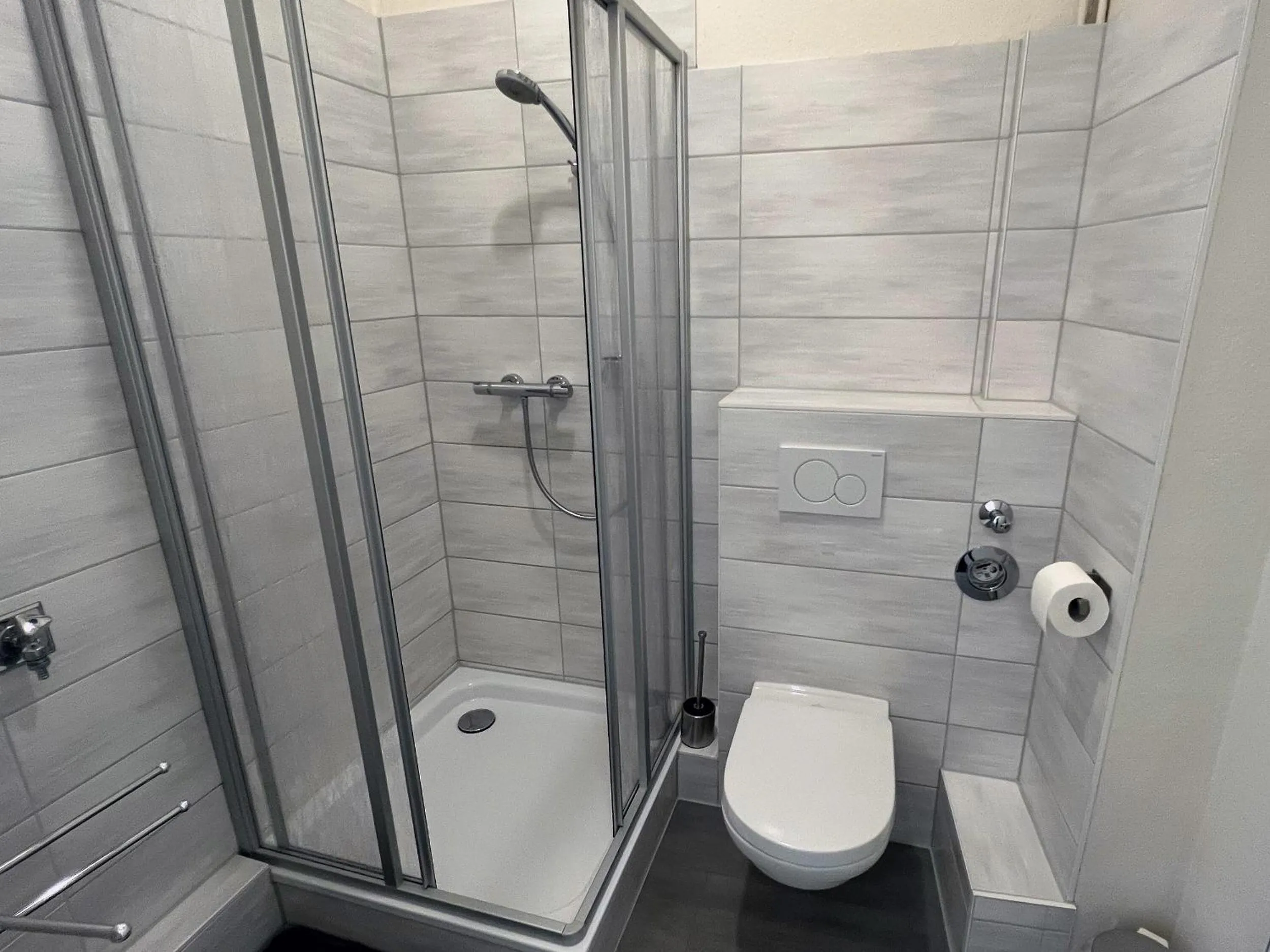 Shower in Ferienwohnung Hilbrecht