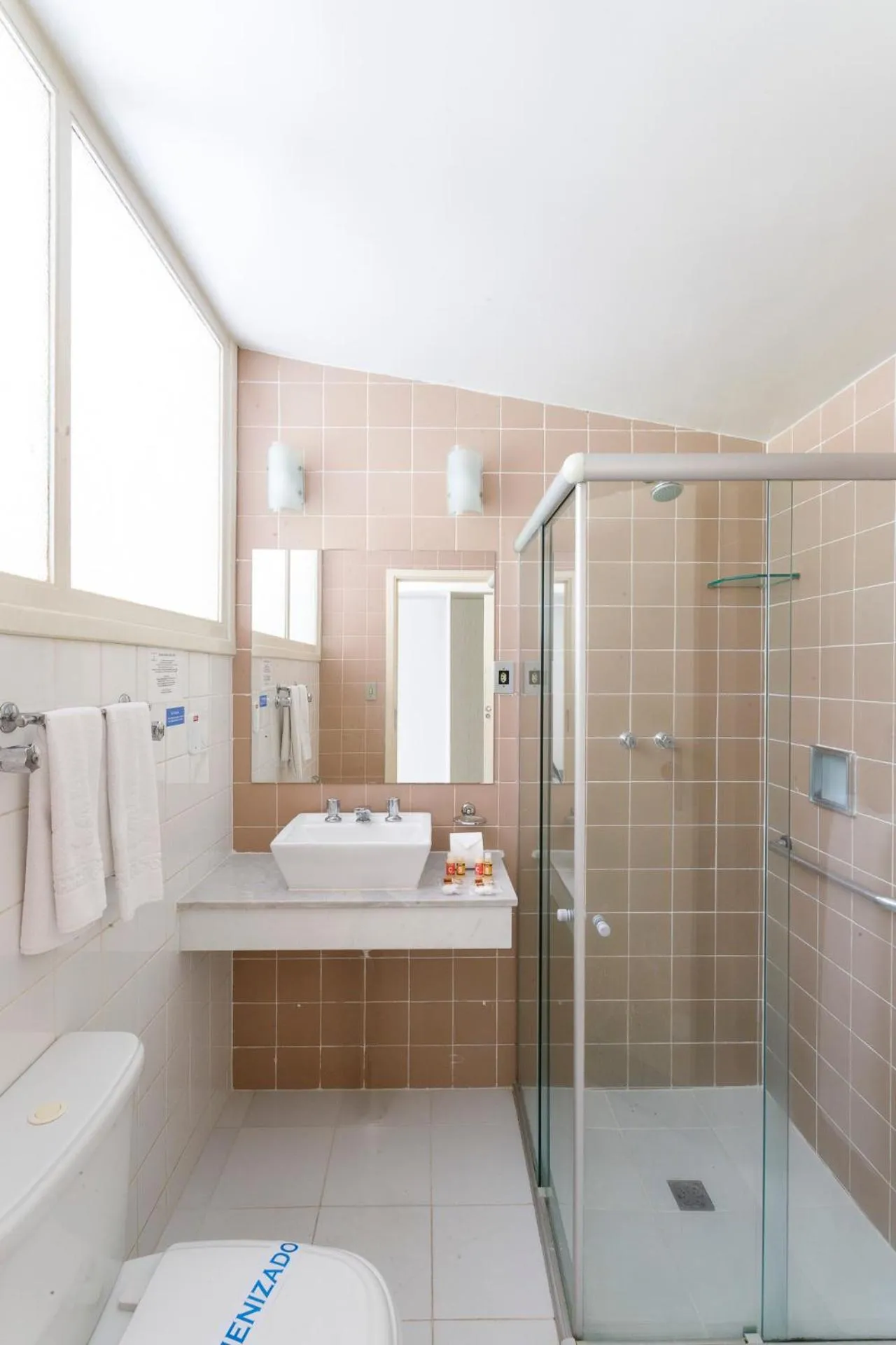 Shower in Grande Hotel de Ouro Preto - 80 ANOS