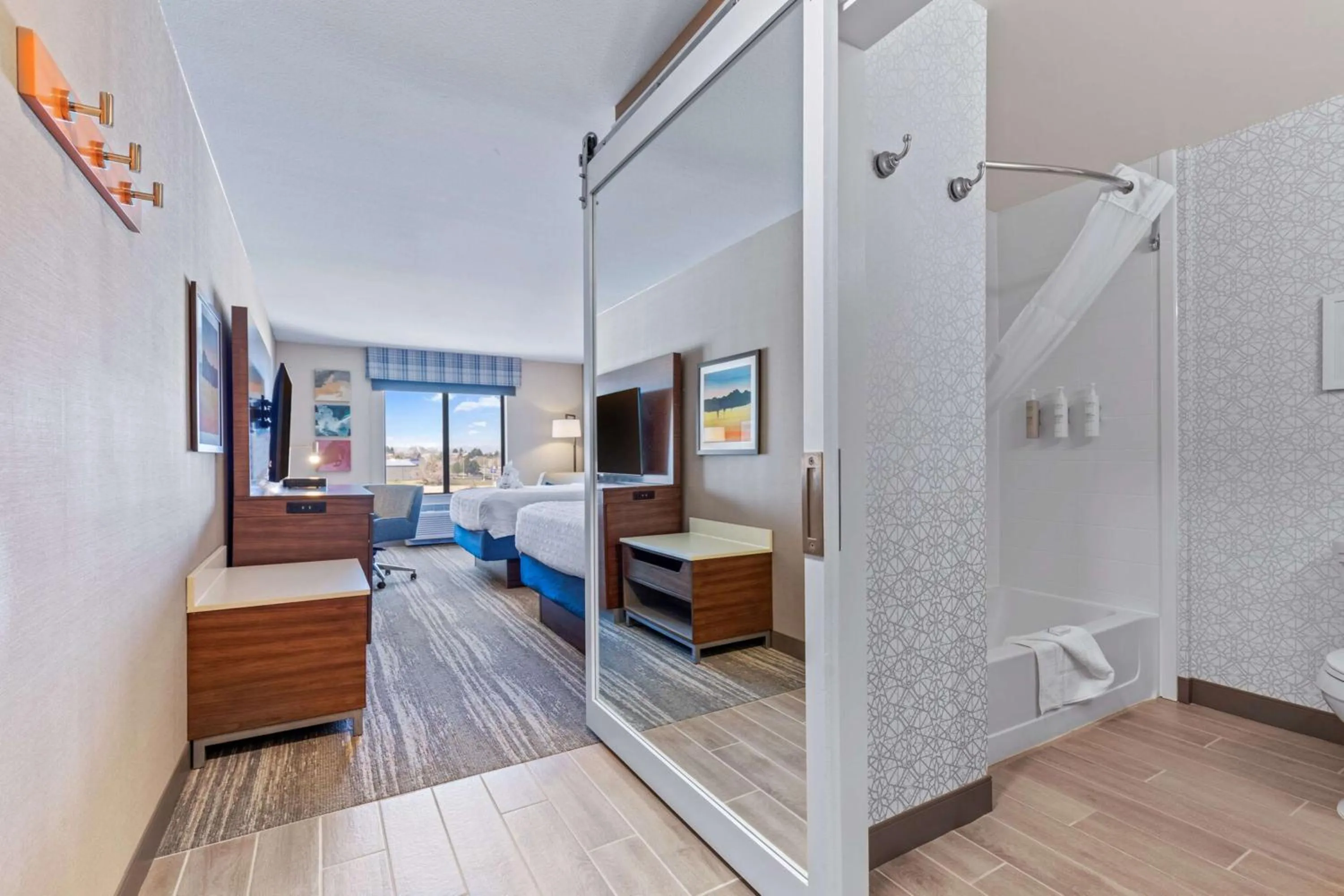 Bathroom, Bed in Hampton Inn & Suites Greeley