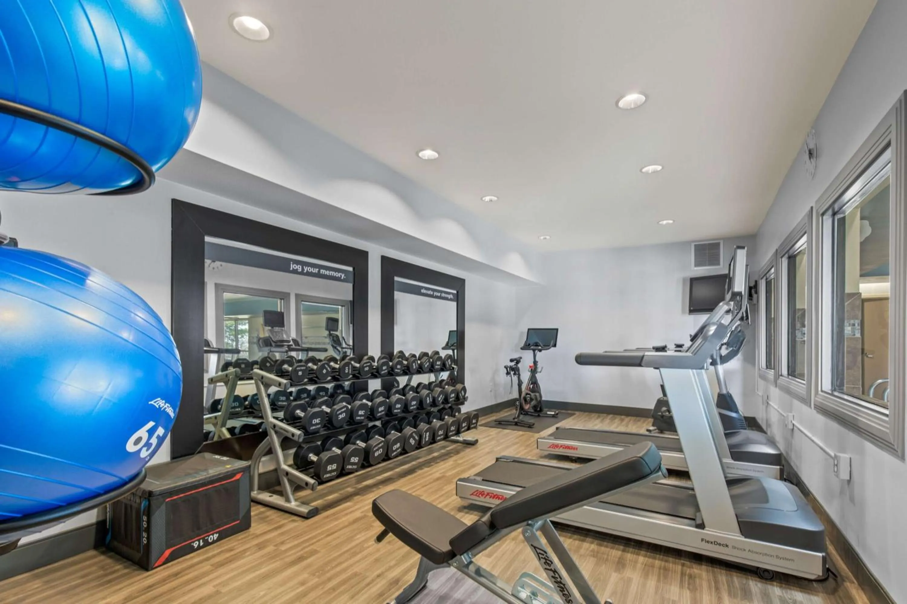 Fitness centre/facilities in Hampton Inn & Suites Greeley