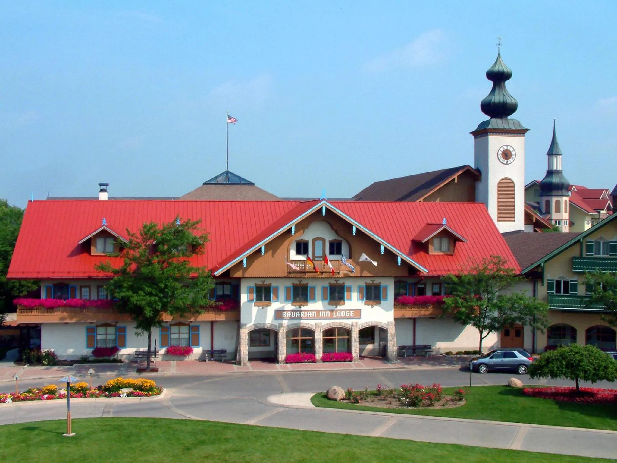 Facade/entrance in Bavarian Inn Lodge