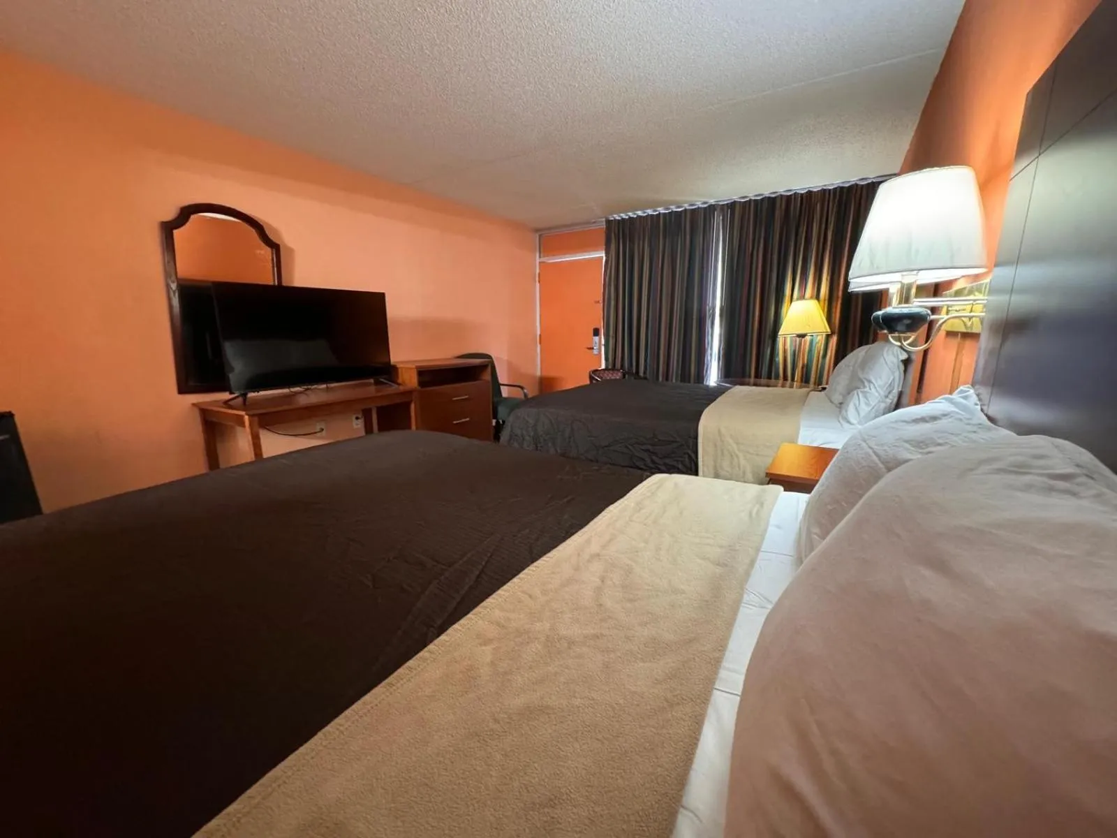 Bed in College Inn Spartanburg