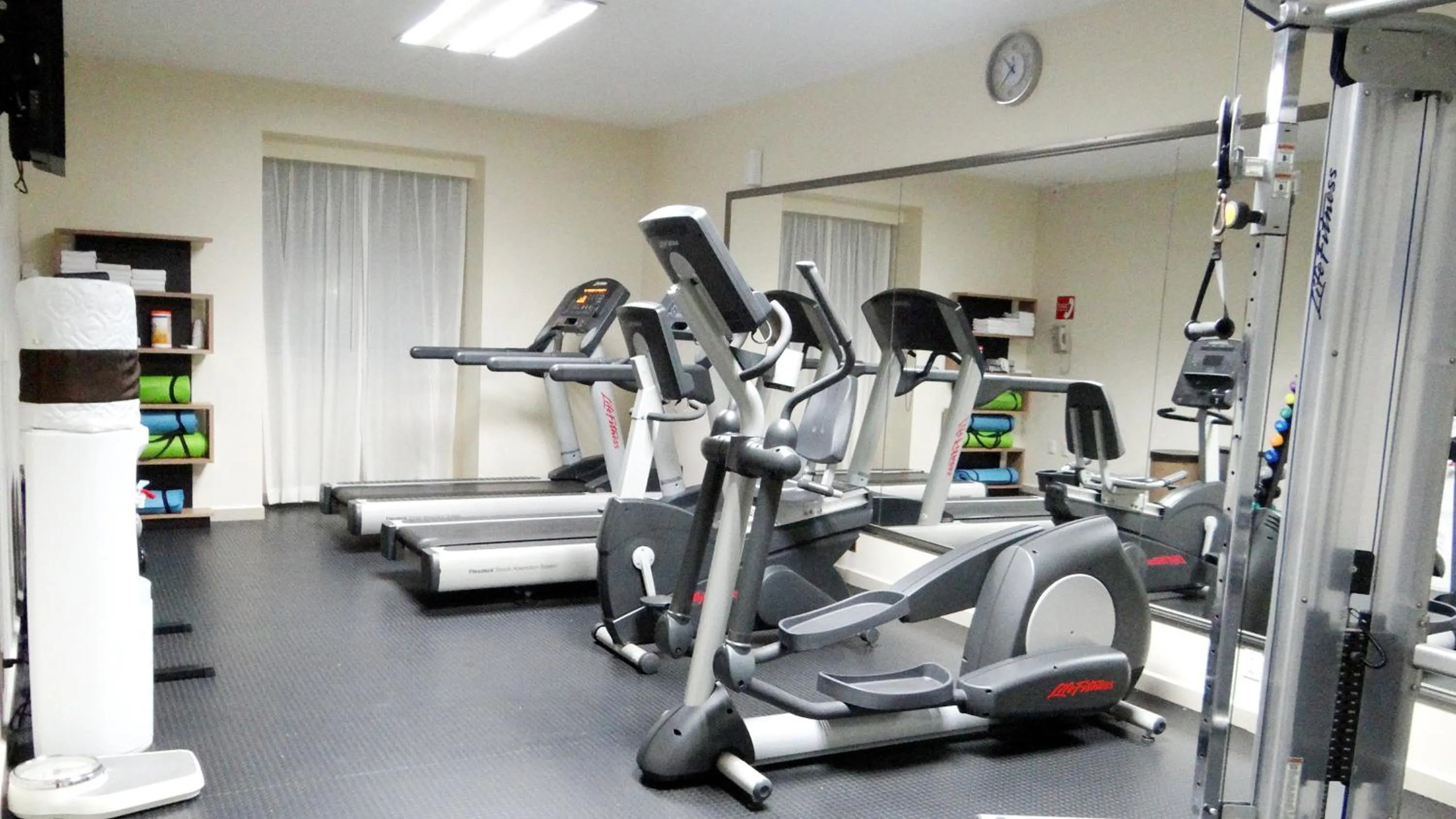 Fitness centre/facilities, Fitness Center/Facilities in Holiday Inn Express Paraiso - Dos Bocas
