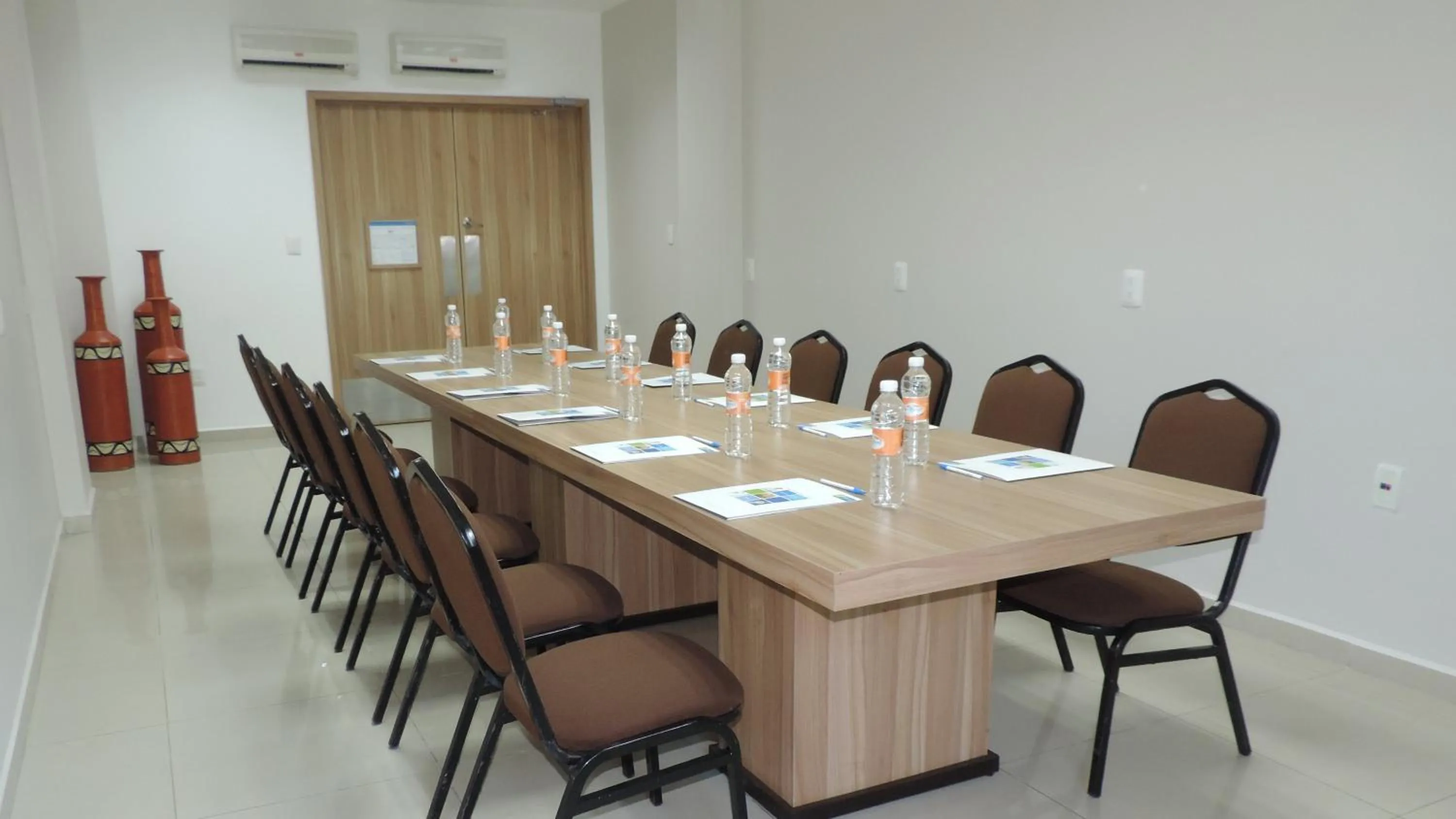 Meeting/conference room in Holiday Inn Express Paraiso - Dos Bocas