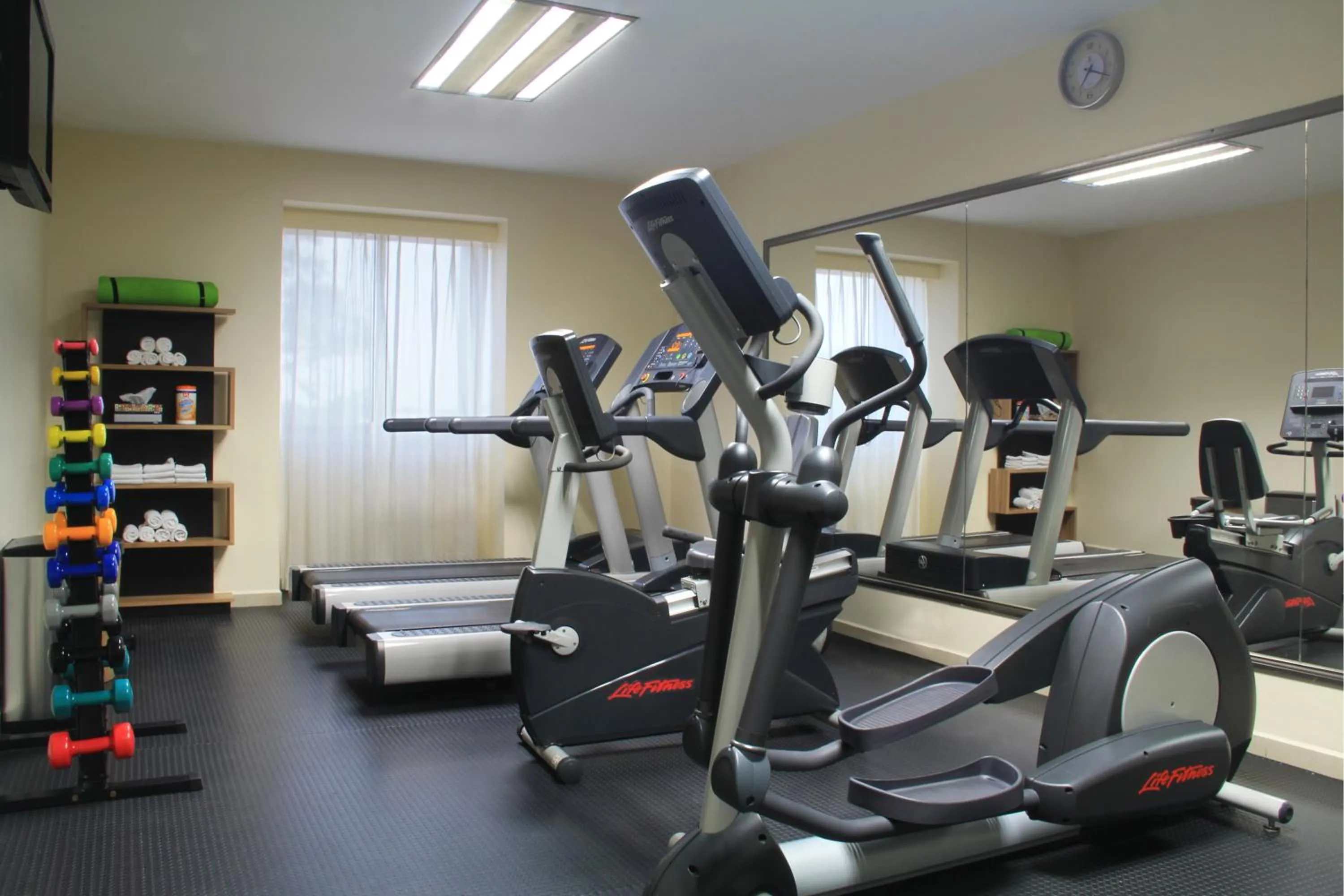 Fitness centre/facilities, Fitness Center/Facilities in Holiday Inn Express Paraiso - Dos Bocas