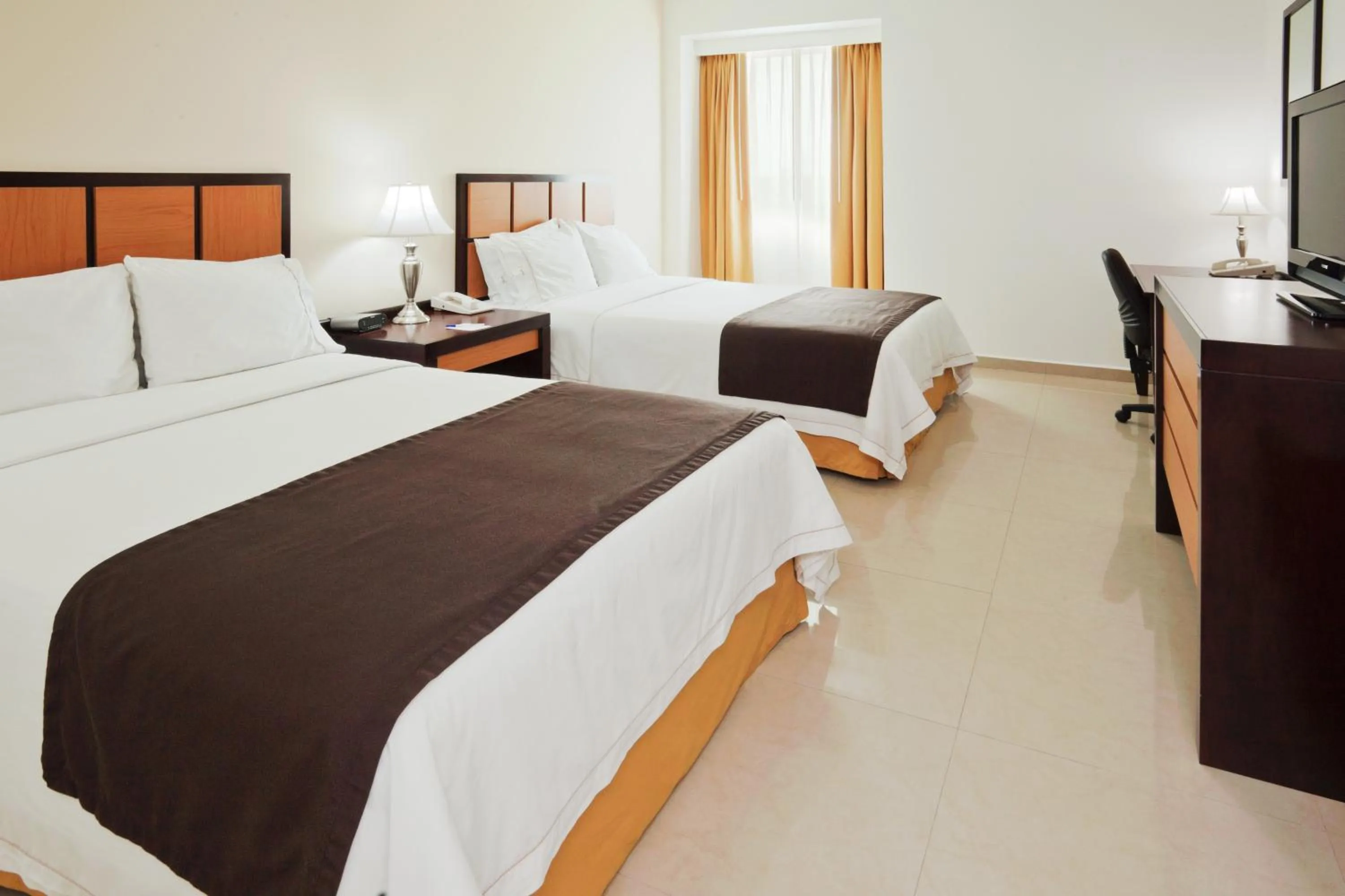 Photo of the whole room in Holiday Inn Express Paraiso - Dos Bocas