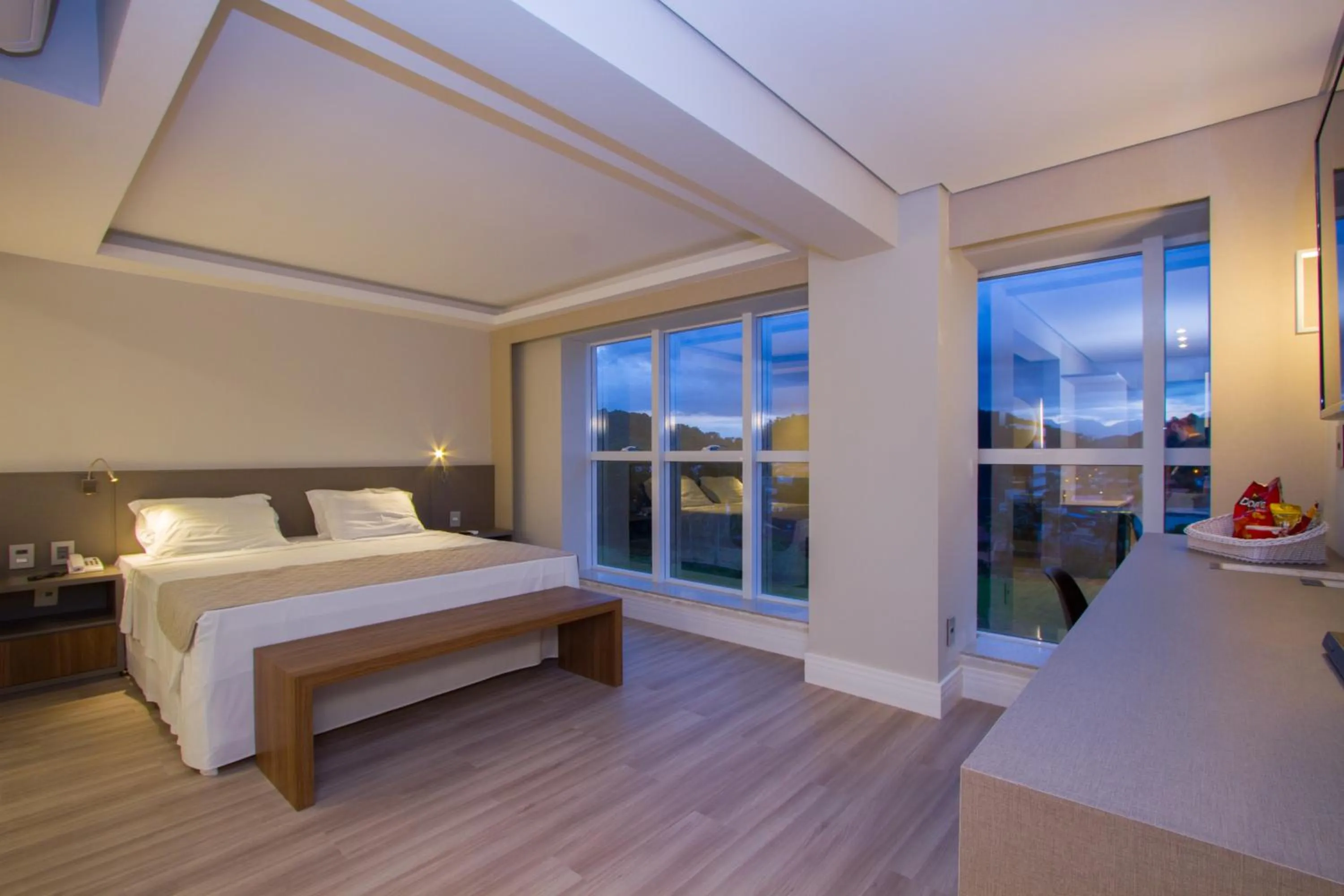 Bathroom, Bed in Le CanarD Joinville