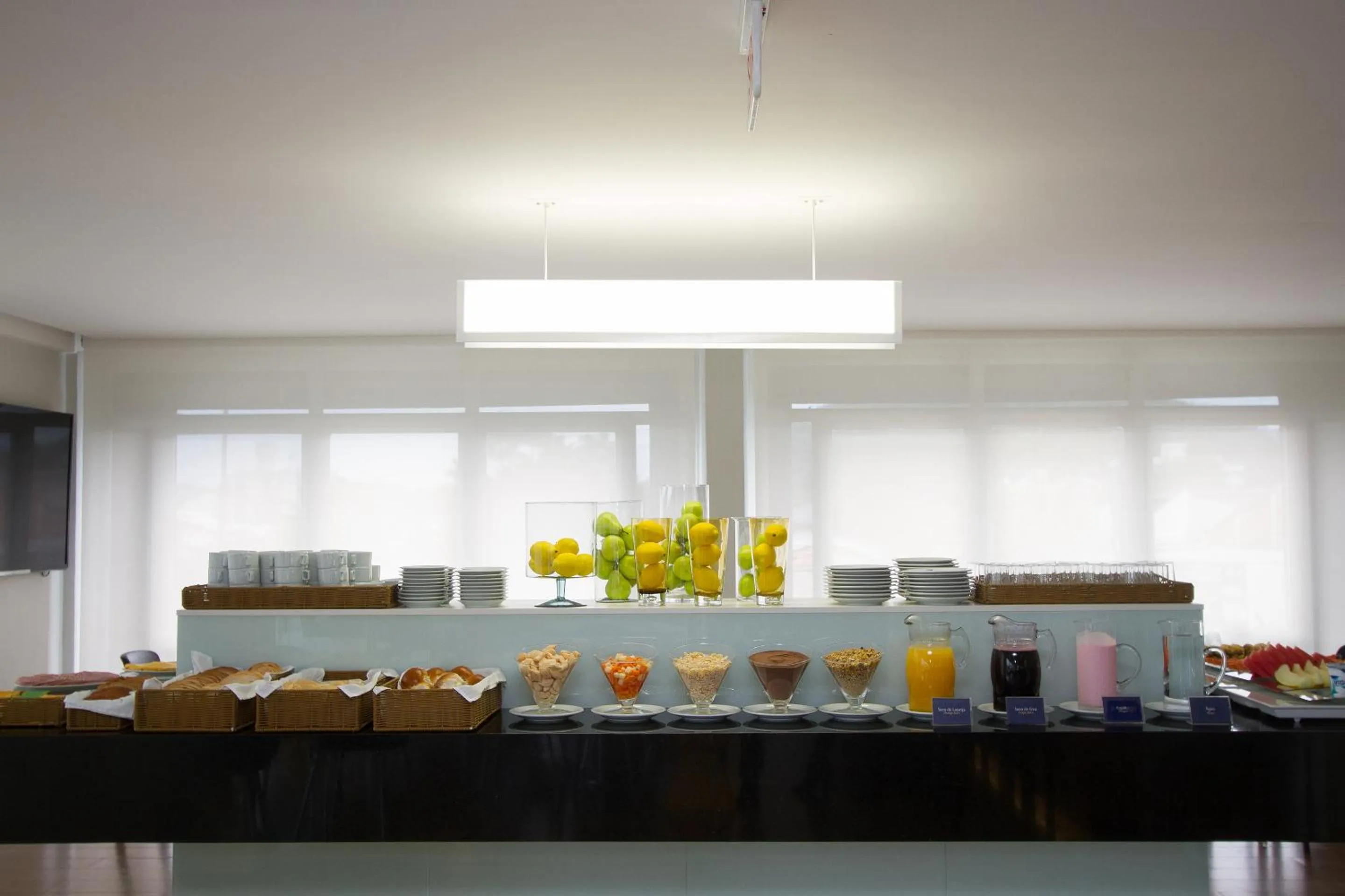 Restaurant/places to eat in Le CanarD Joinville