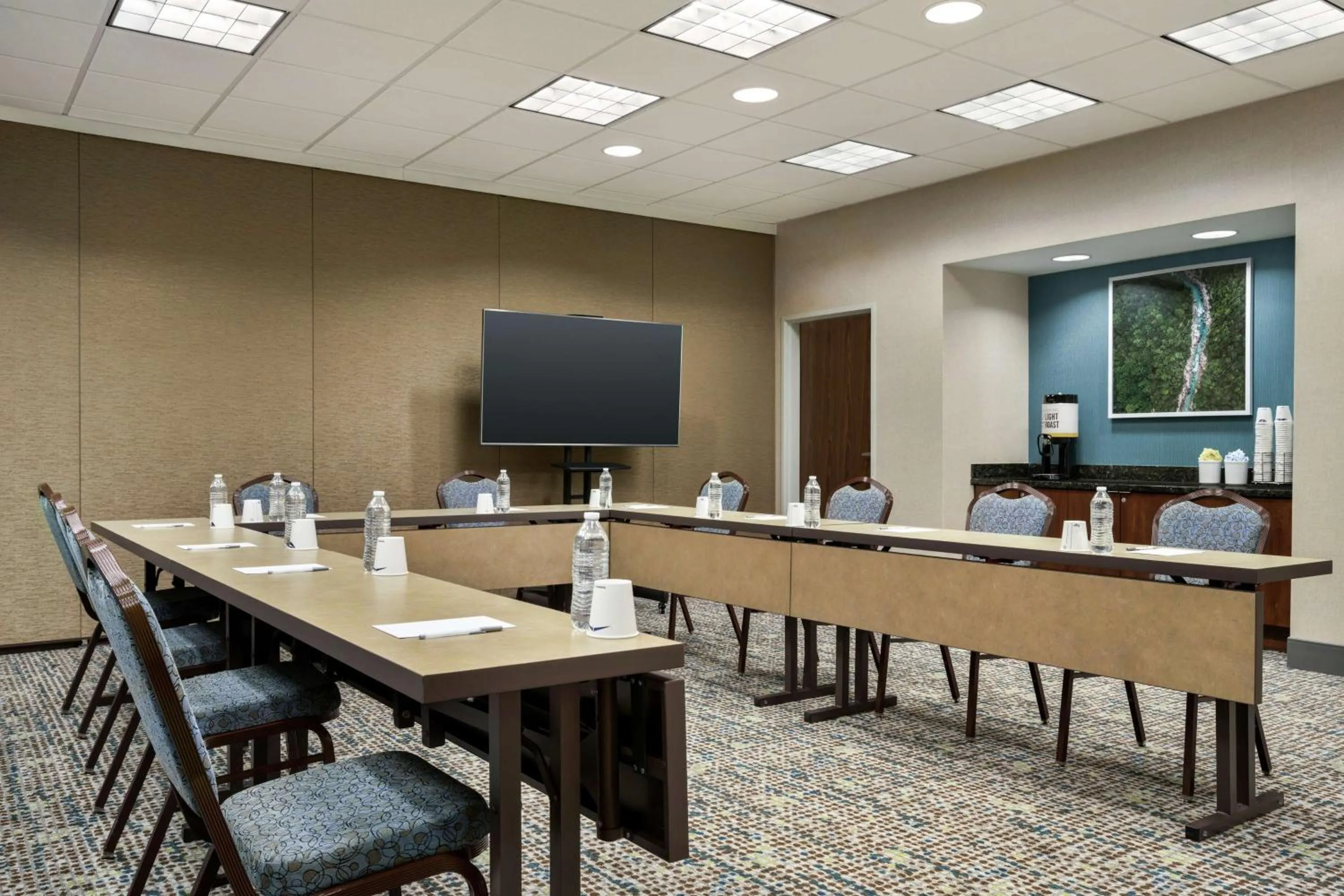 Meeting/conference room in Hampton Inn & Suites Tacoma/Puyallup