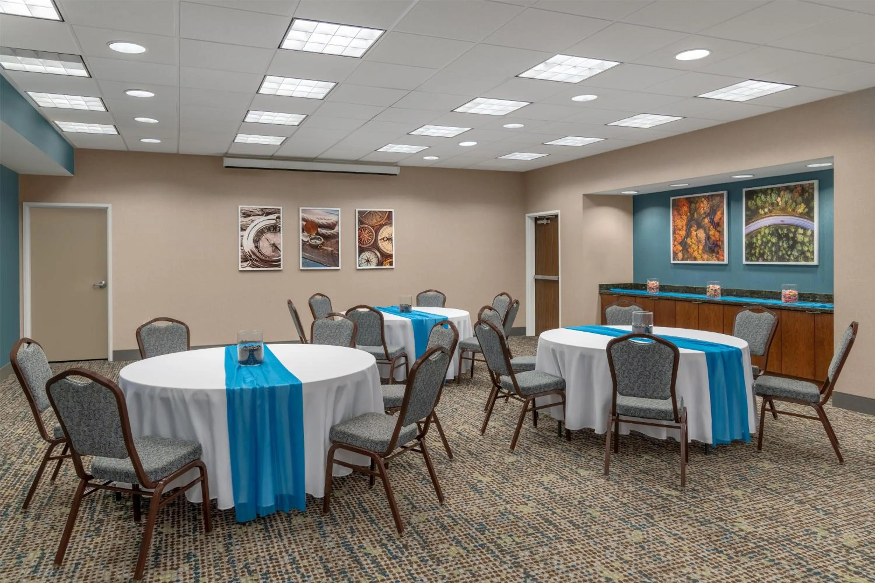 Meeting/conference room in Hampton Inn & Suites Tacoma/Puyallup