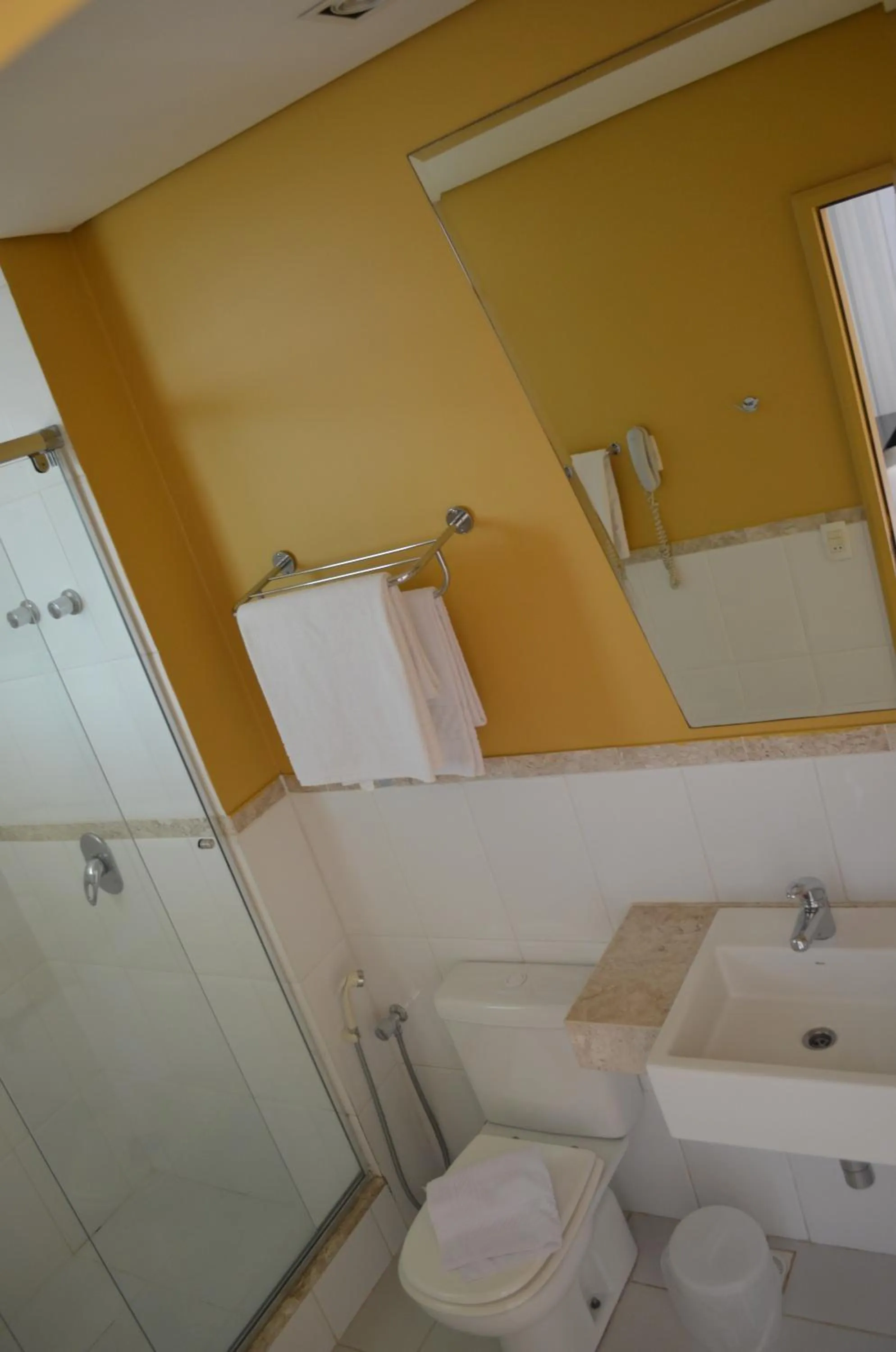 Bathroom in Favorita Golden Hotel e Eventos