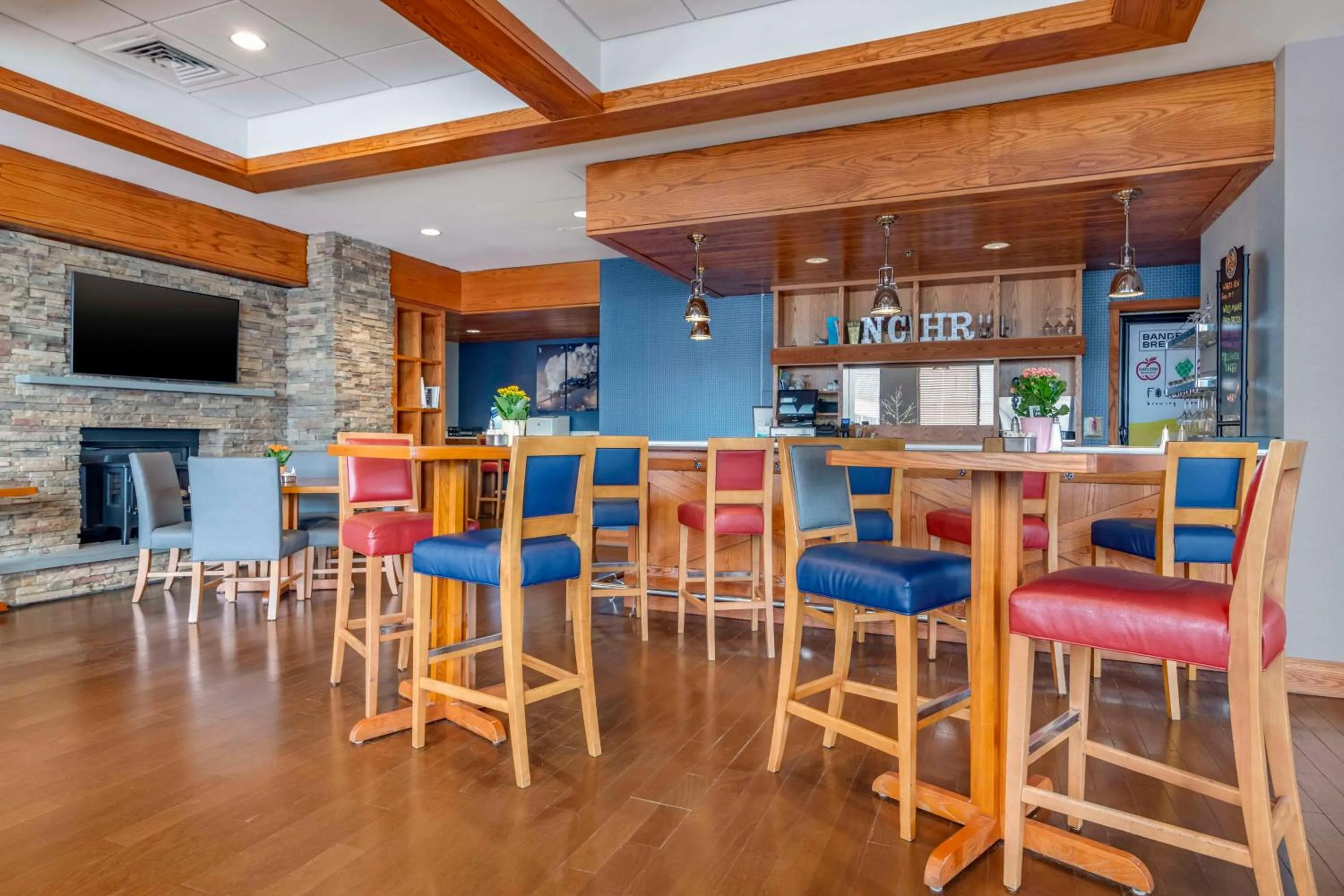 Restaurant/places to eat in Bangor Aviator Hotel BW Premier Collection