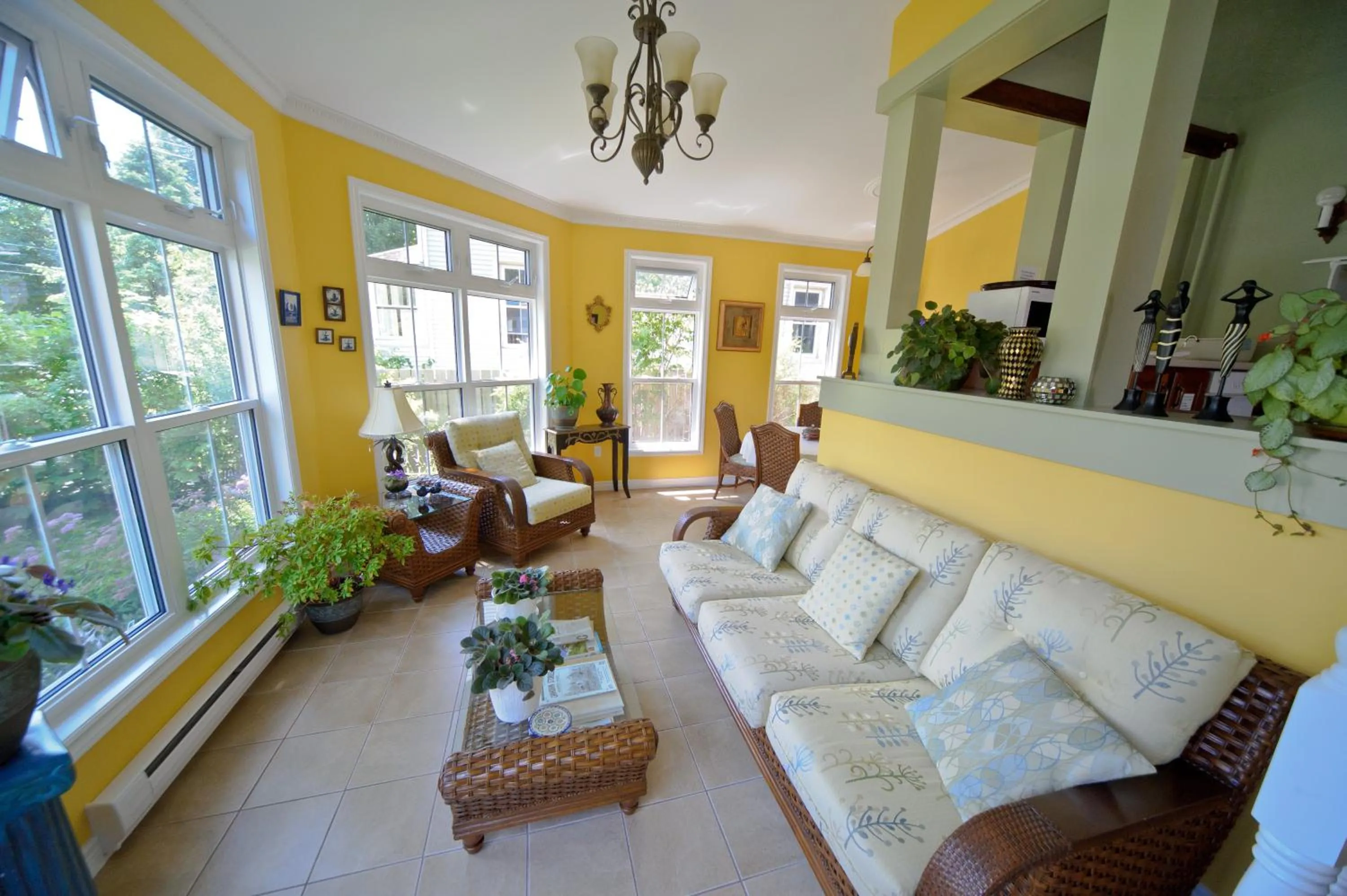 Communal lounge/ TV room in The Harbour House