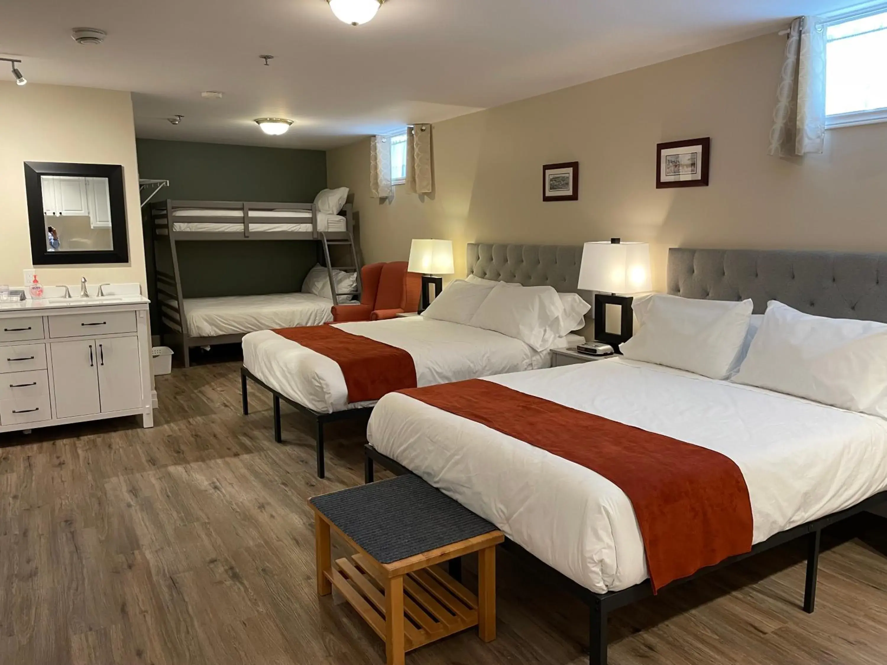 Family Room with Private Bathroom in The Harbour House Family Room with Private Bathroom in The Harbour House