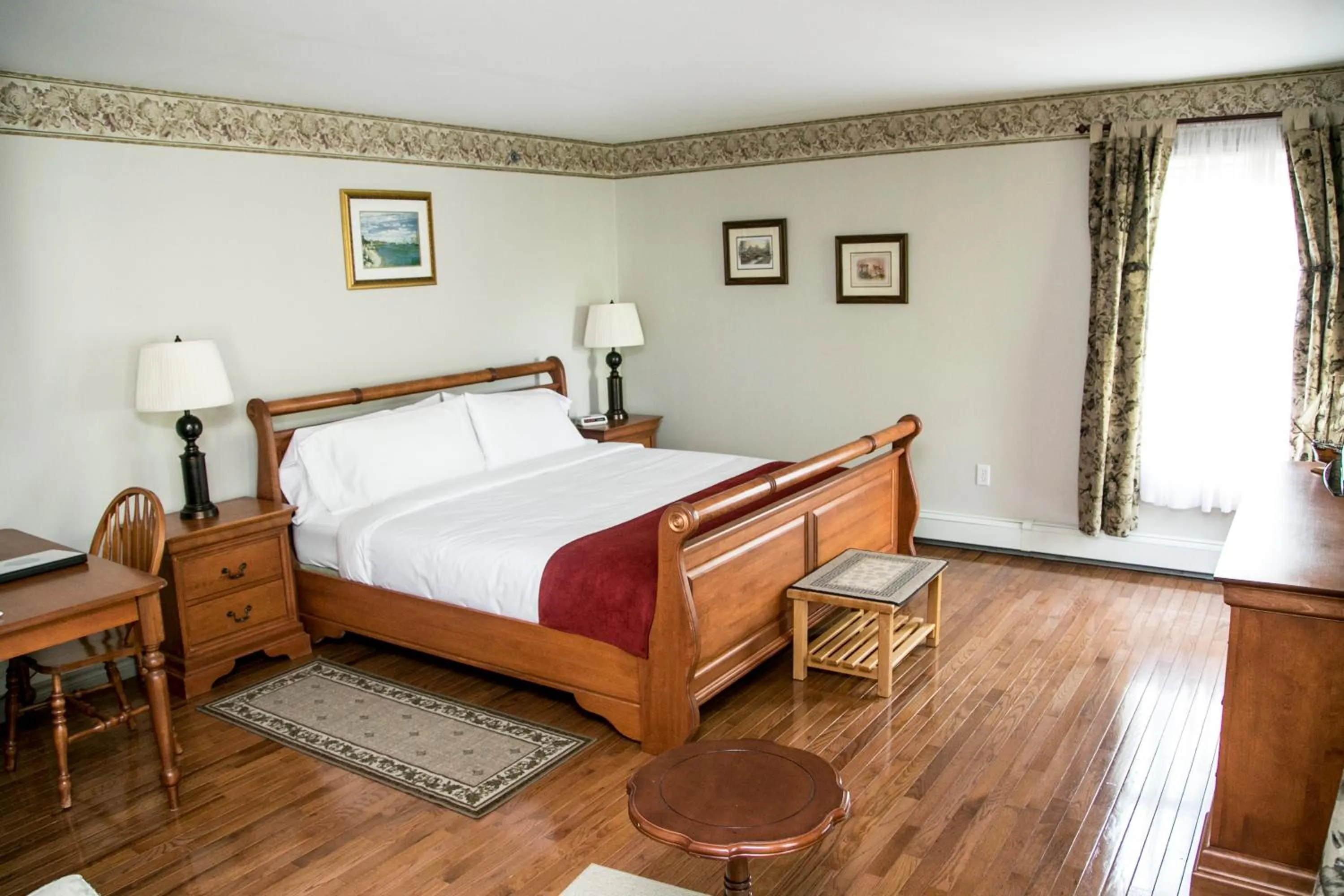 Photo of the whole room, Bed in The Harbour House