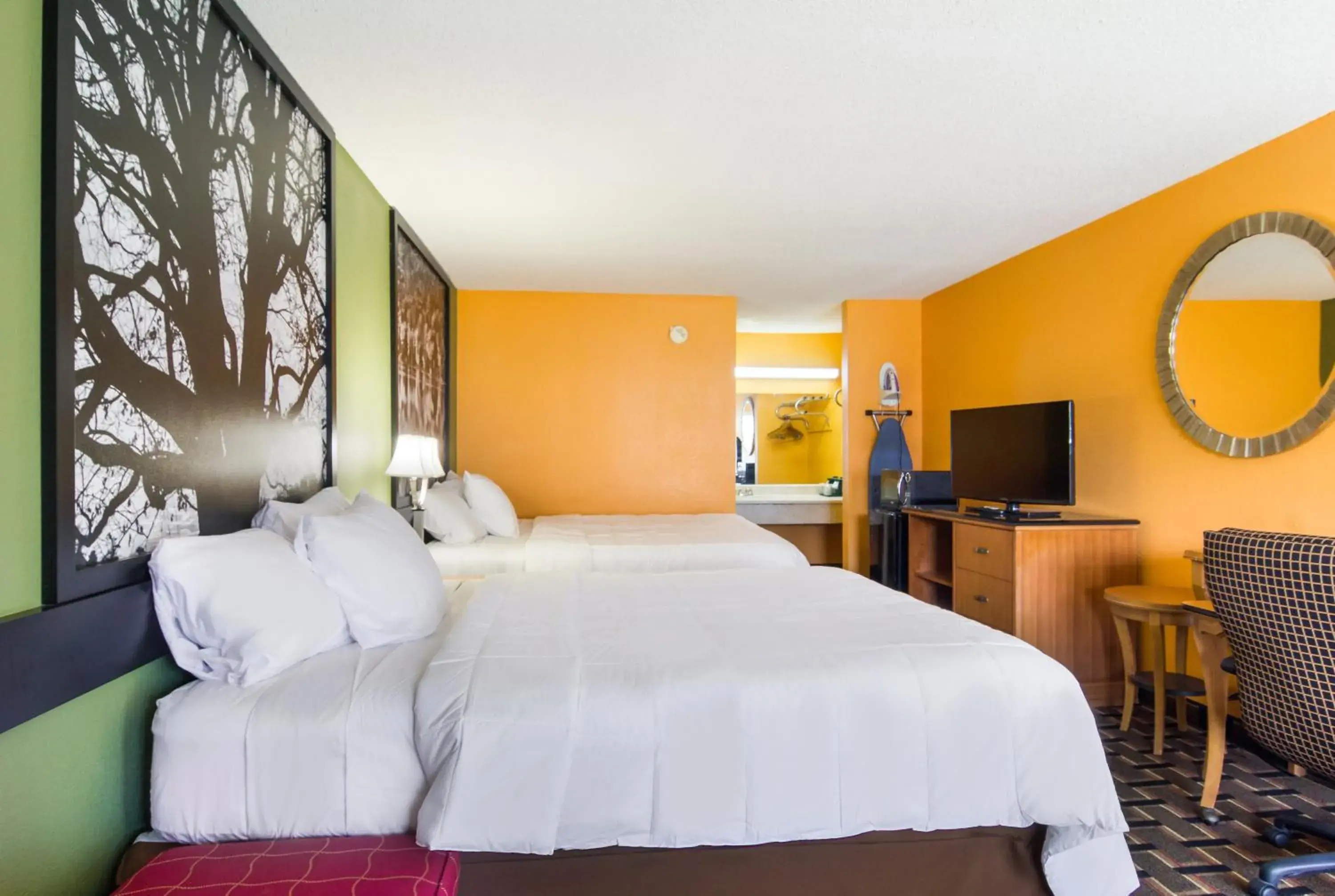 Standard Queen Room with Two Queen Beds - Smoking in Americas Best Value Inn Darien Standard Queen Room with Two Queen Beds - Smoking in Americas Best Value Inn Darien