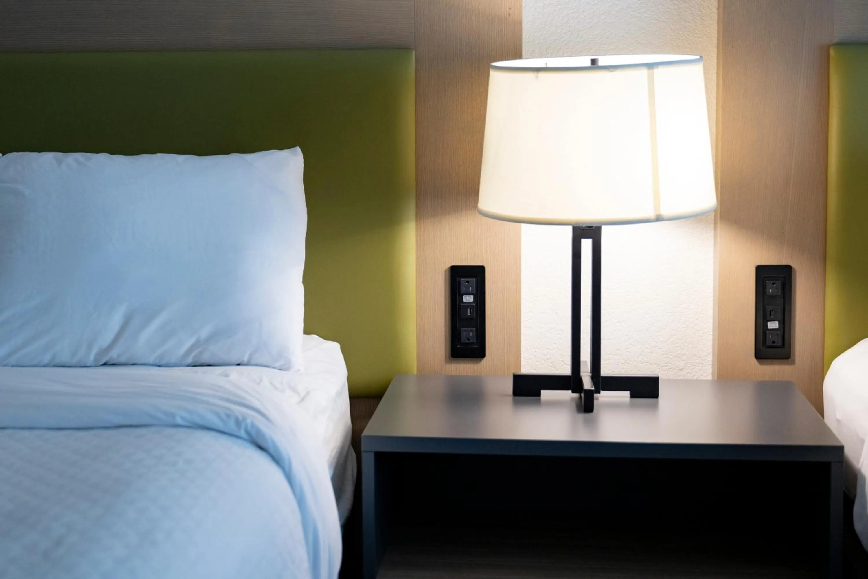 Bed in Country Inn & Suites by Radisson, Queensbury - Lake George , NY