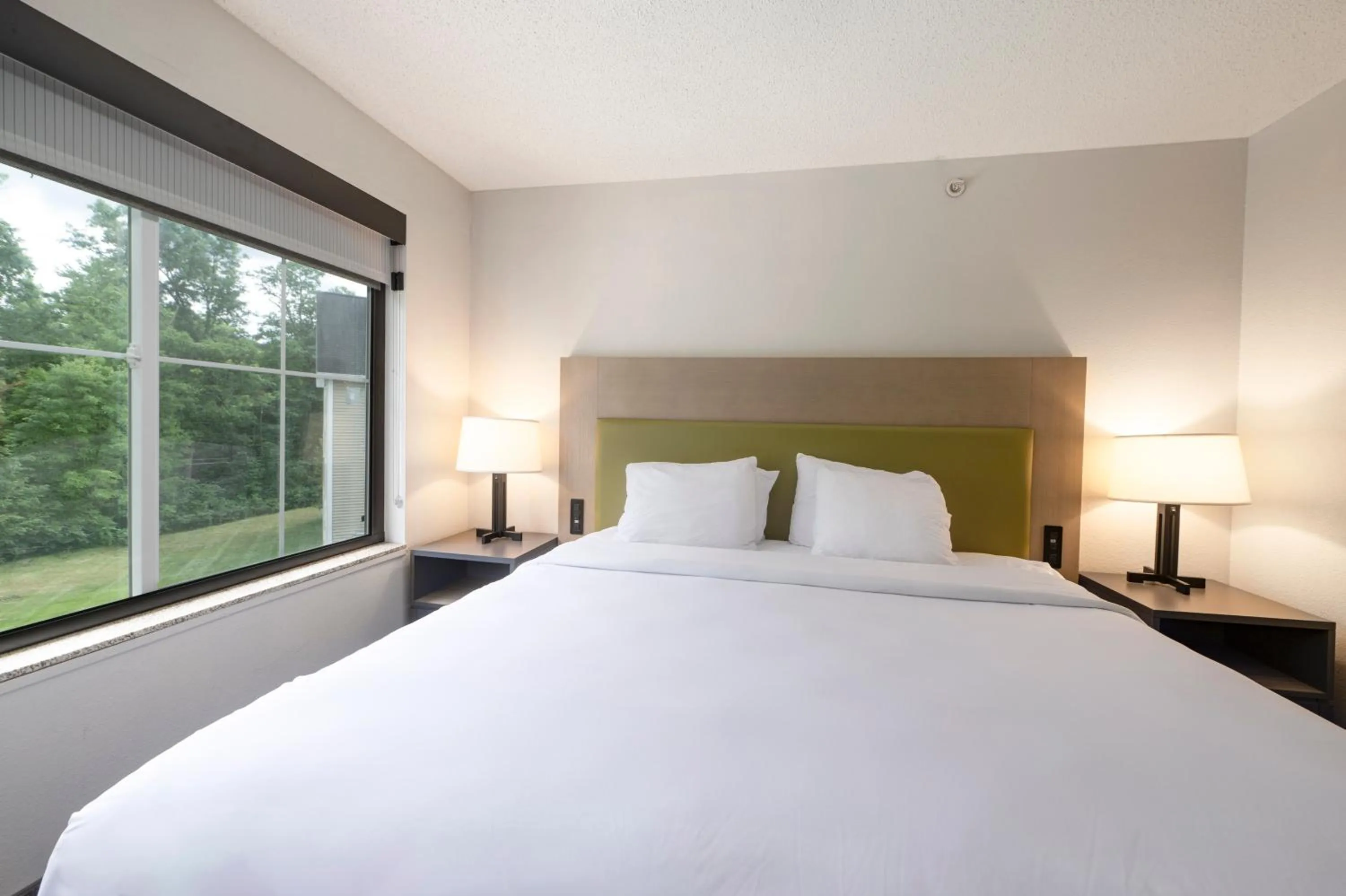 Bed in Country Inn & Suites by Radisson, Queensbury - Lake George , NY