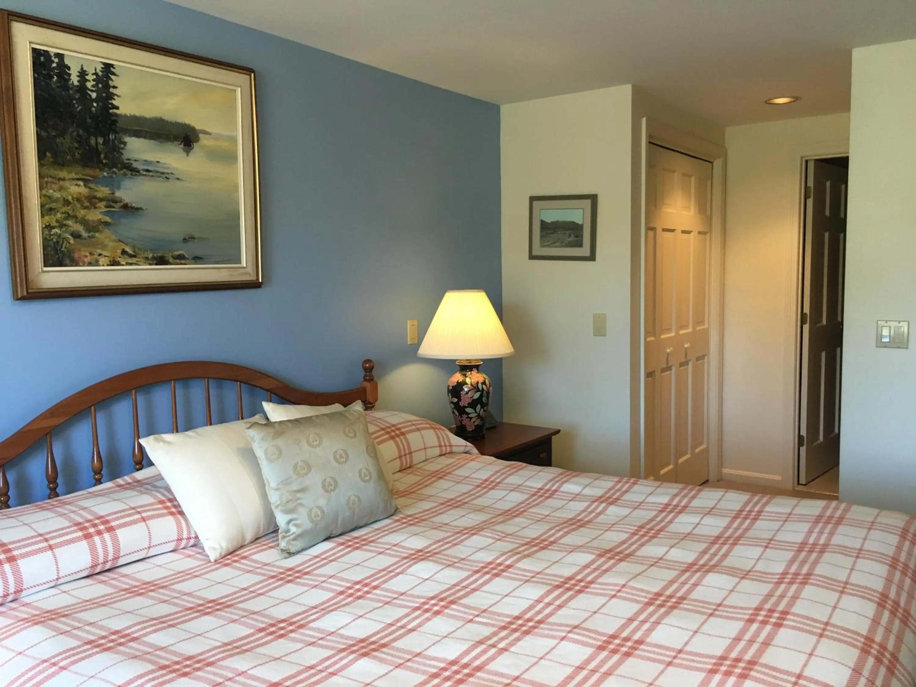 Bed in The Wentworth