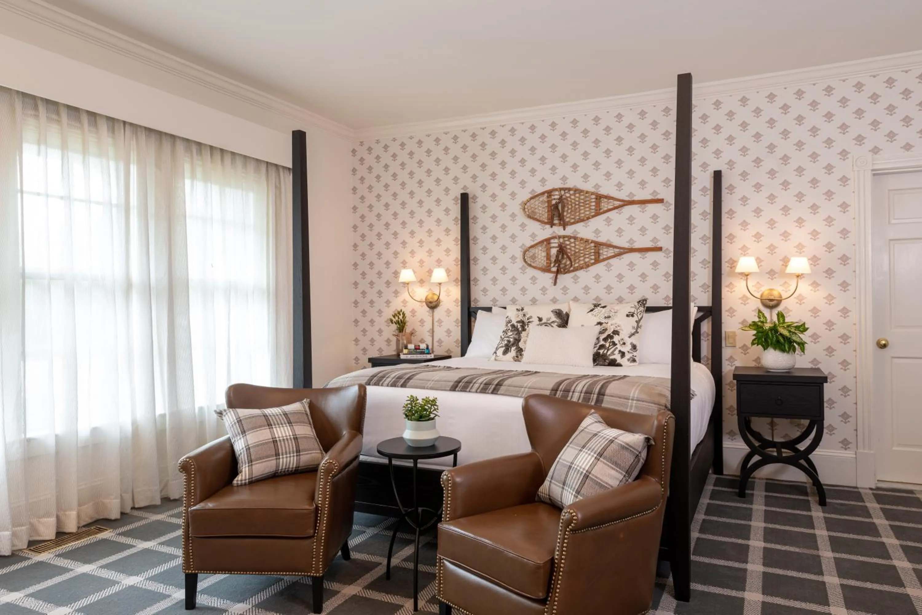 Seating area, Bed in The Wentworth