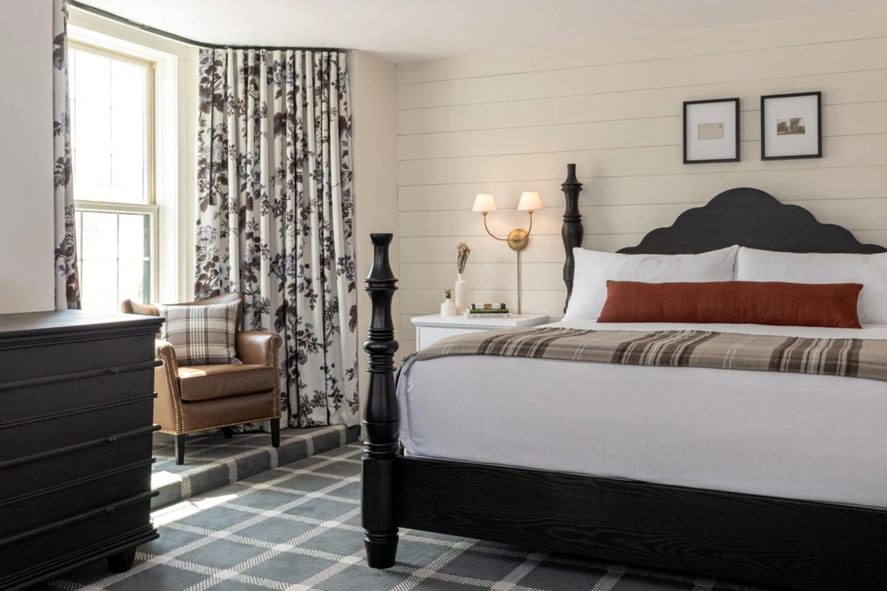 Bed in The Wentworth