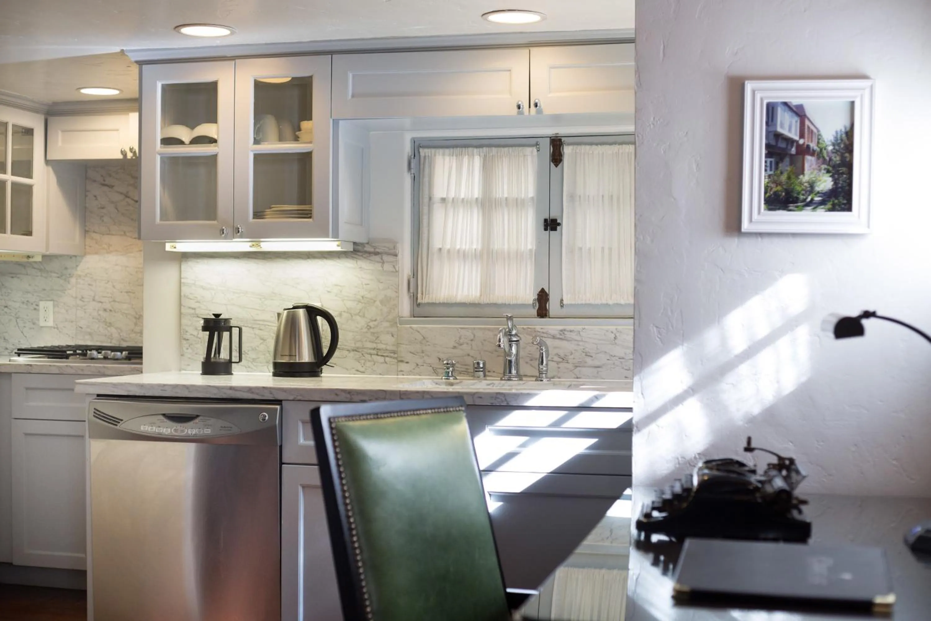 Kitchen or kitchenette in The Charlie West Hollywood