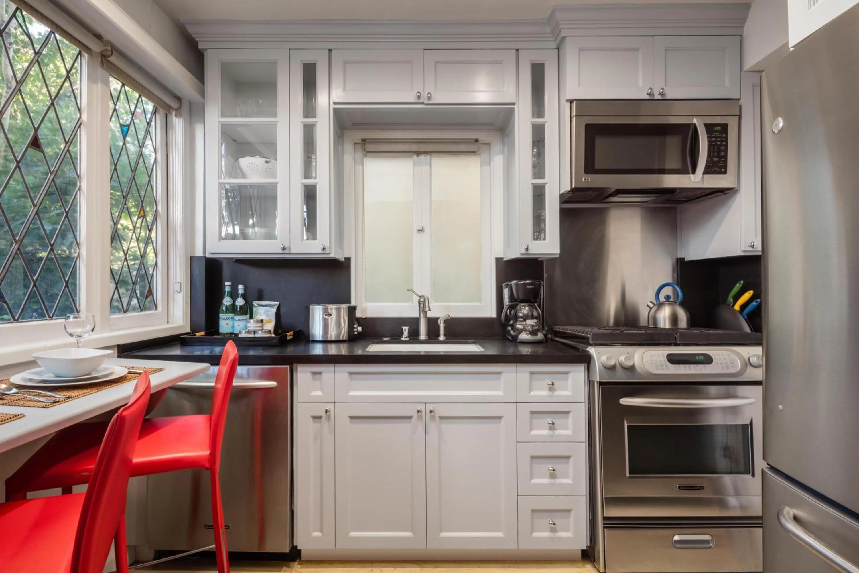 Kitchen or kitchenette in The Charlie West Hollywood