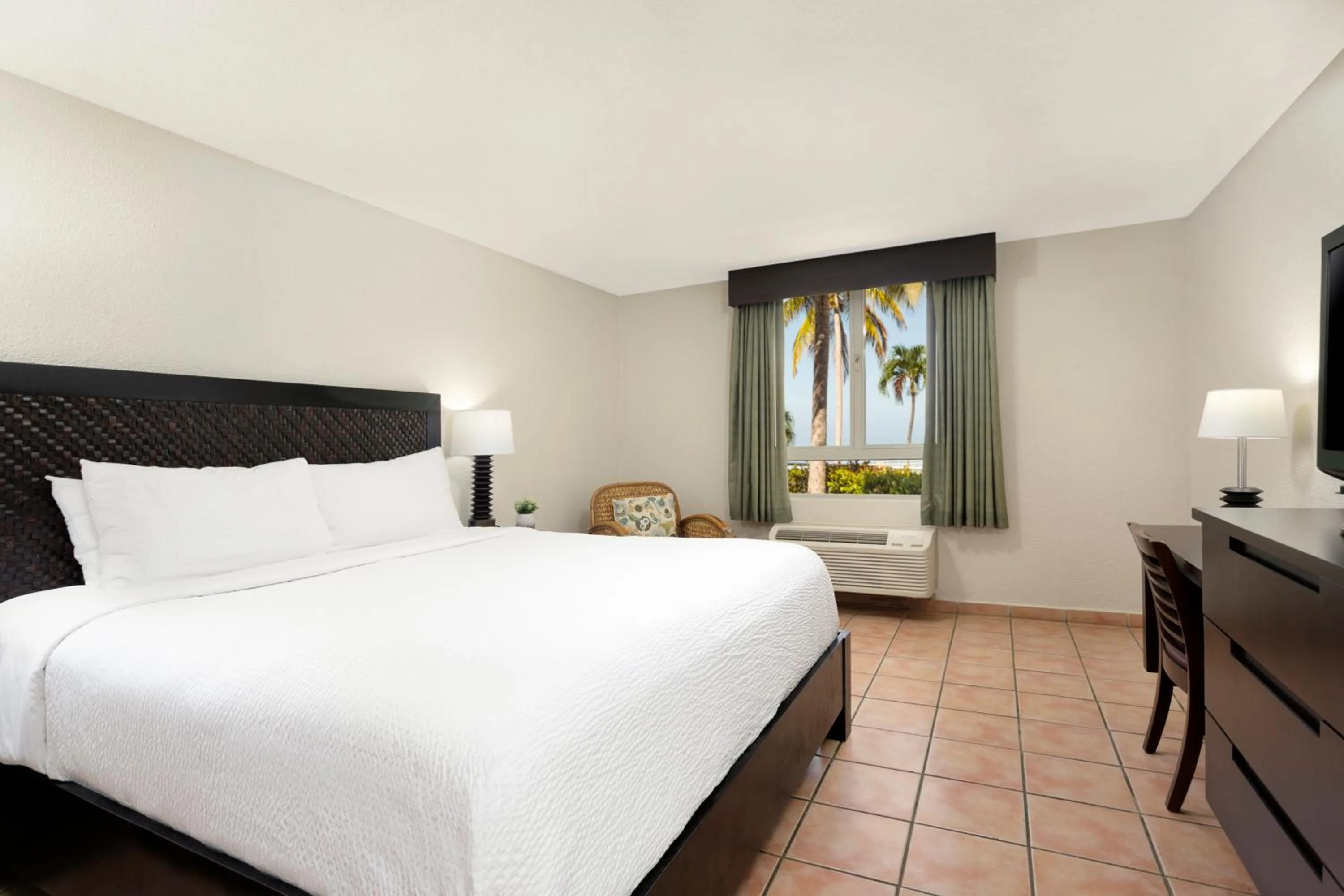 Bedroom, Bed in Rincon Beach Resort