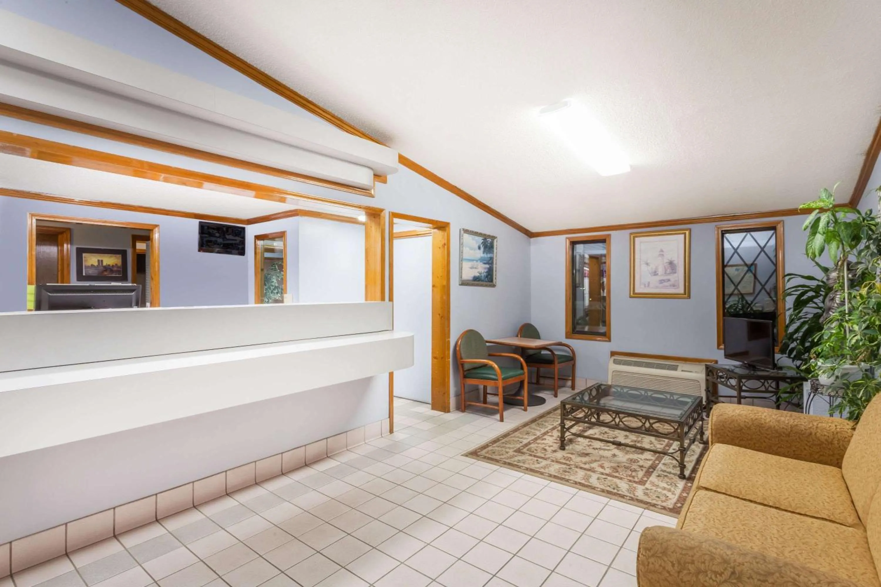 Lobby or reception in Knights Inn - Columbia