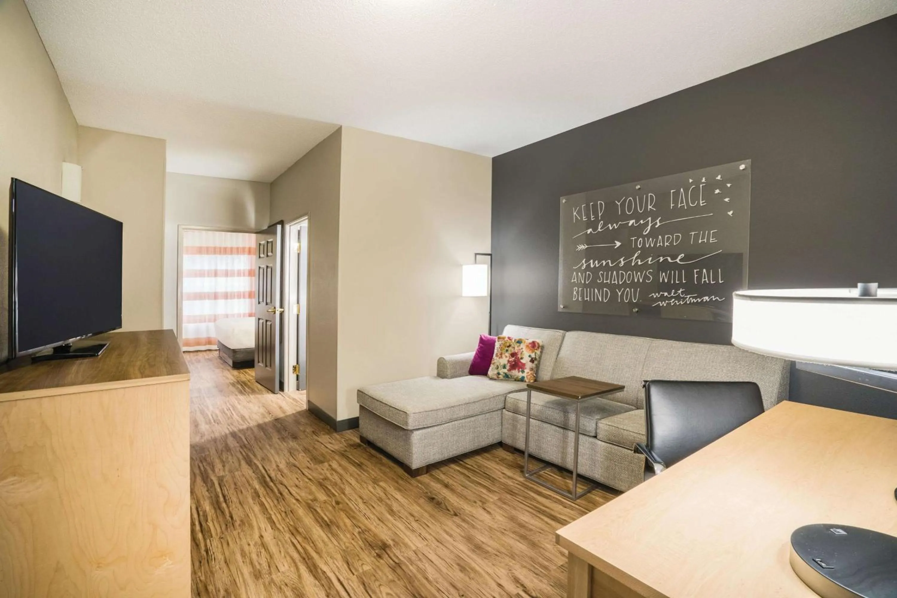 Photo of the whole room in La Quinta by Wyndham Chattanooga North - Hixson