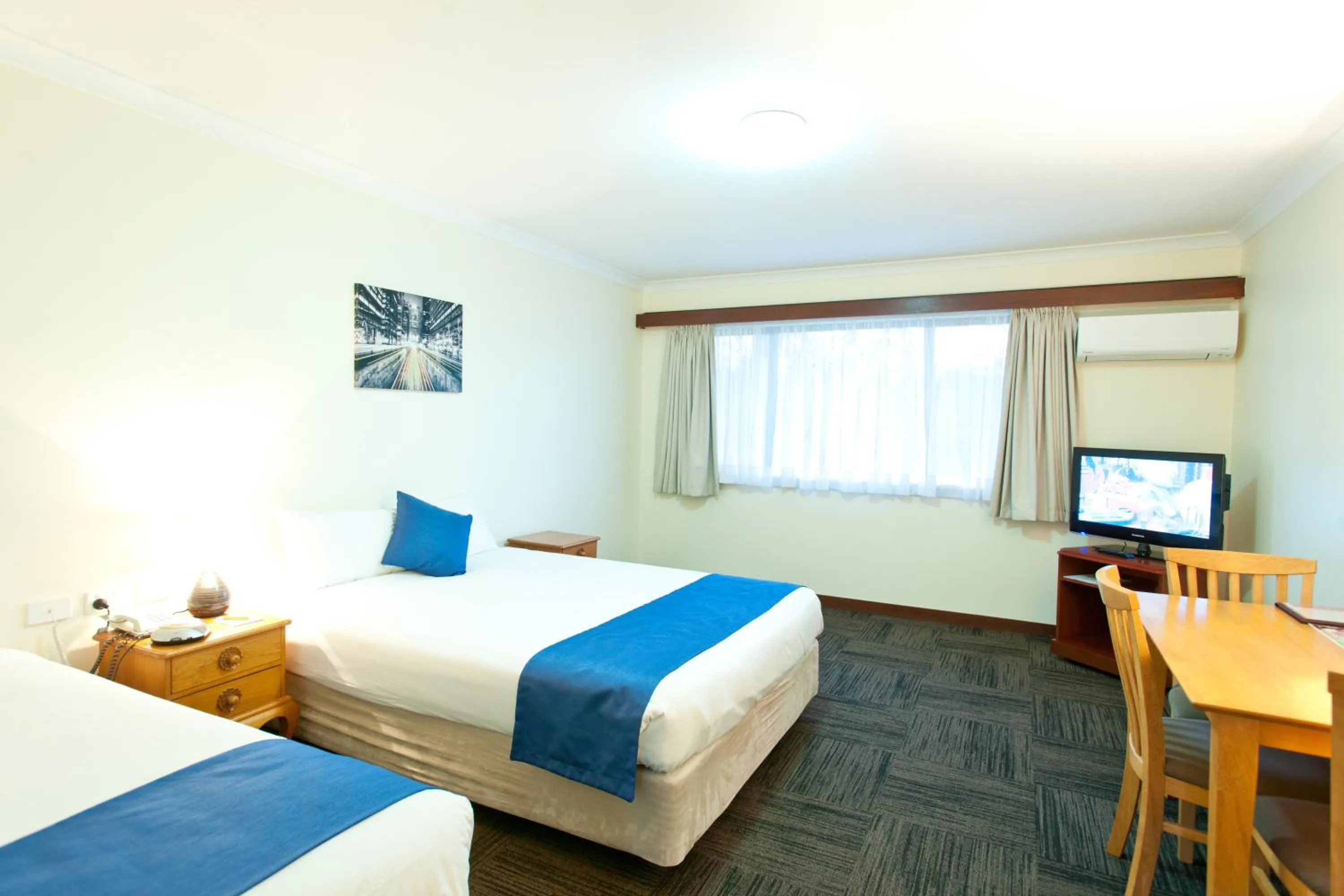 Photo of the whole room in Admiral Motel Bunbury